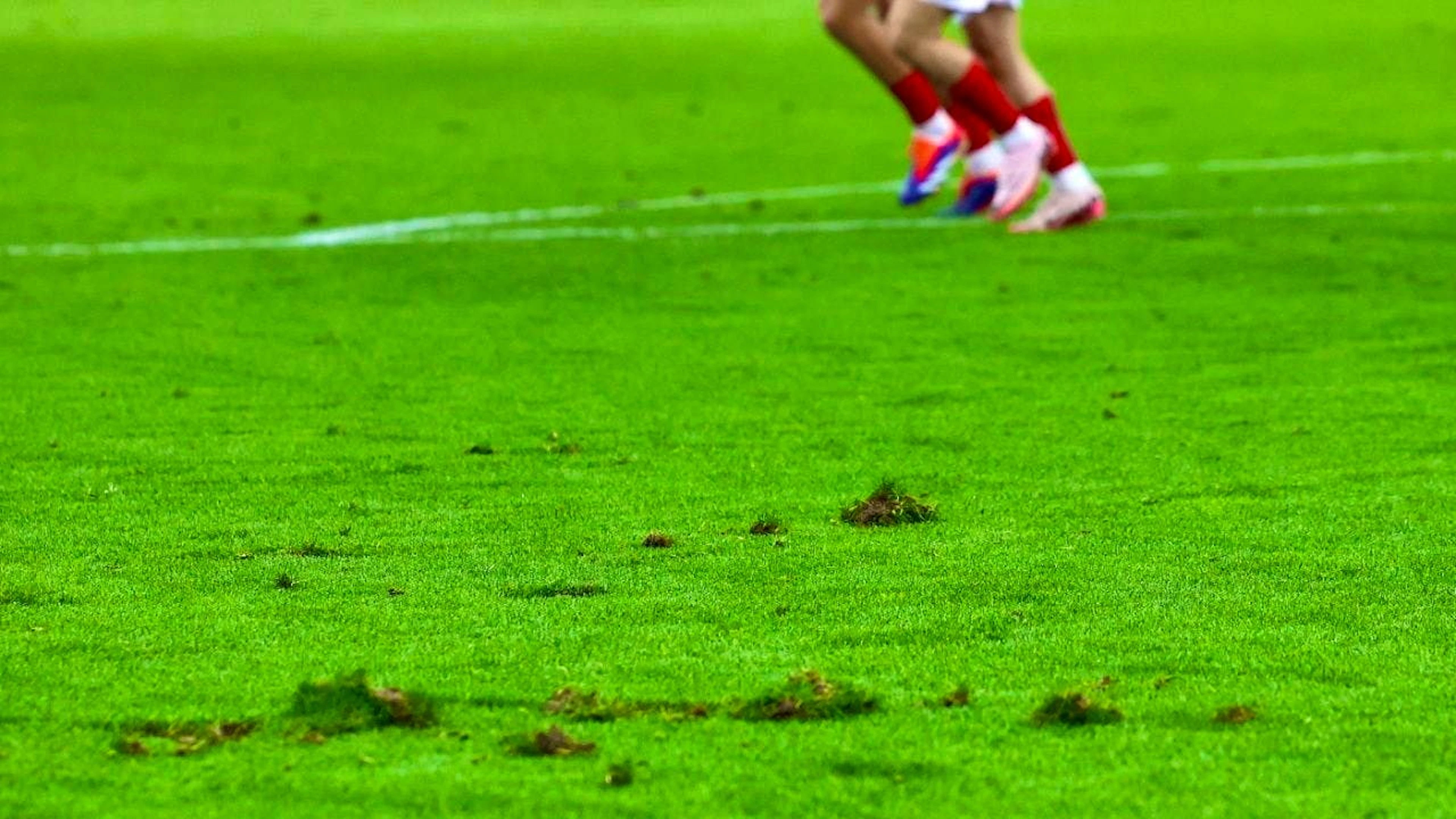Il campo dello stadio di Francoforte sta creando problemi.