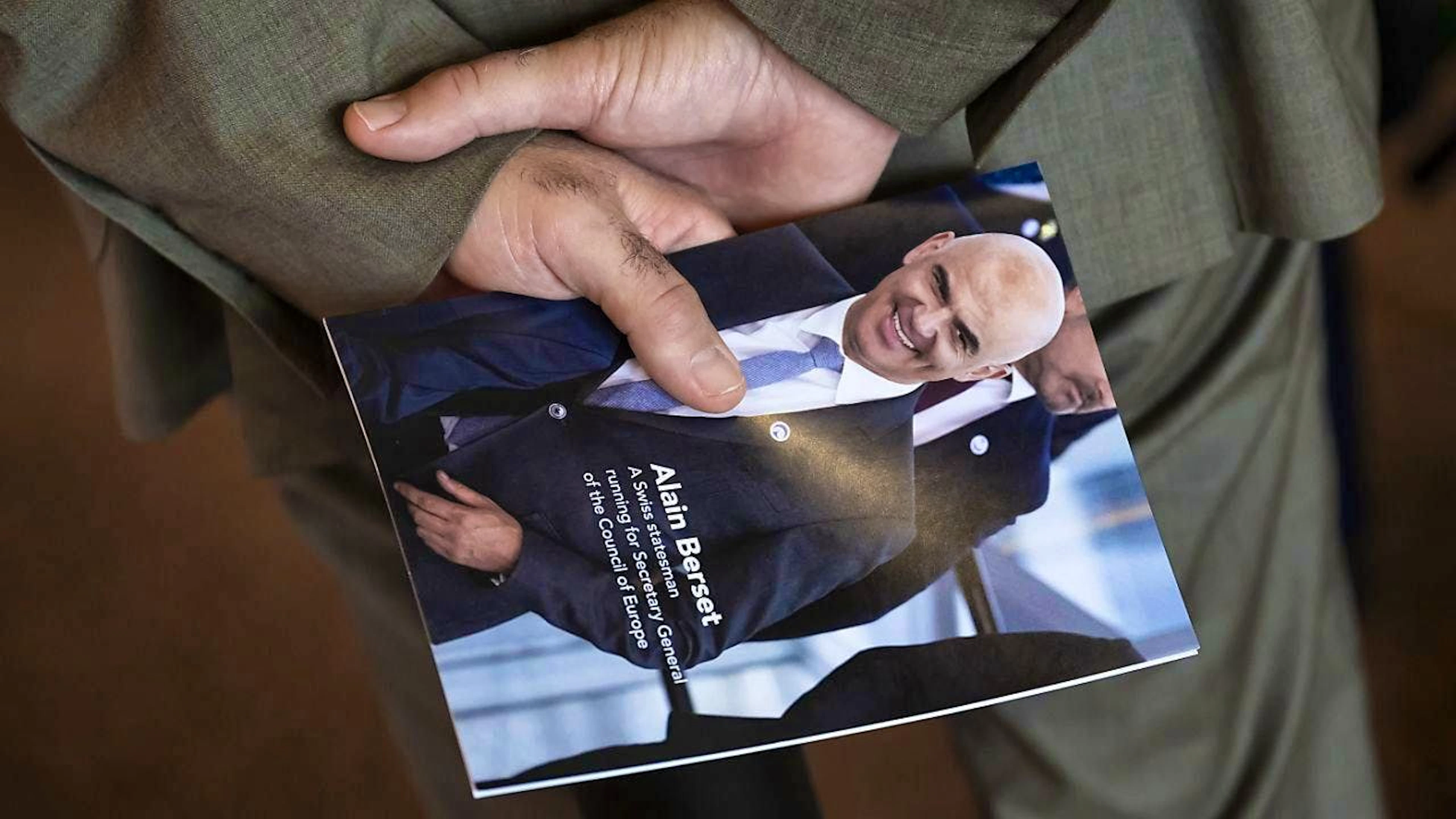 A flyer from Berset's campaign. (KEYSTONE/Anthony Anex)