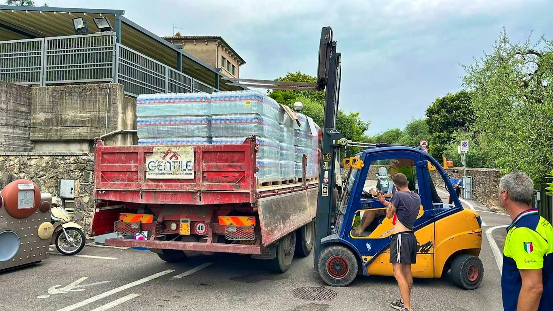 Virus outbreak on Lake Garda - hundreds of people in hospital