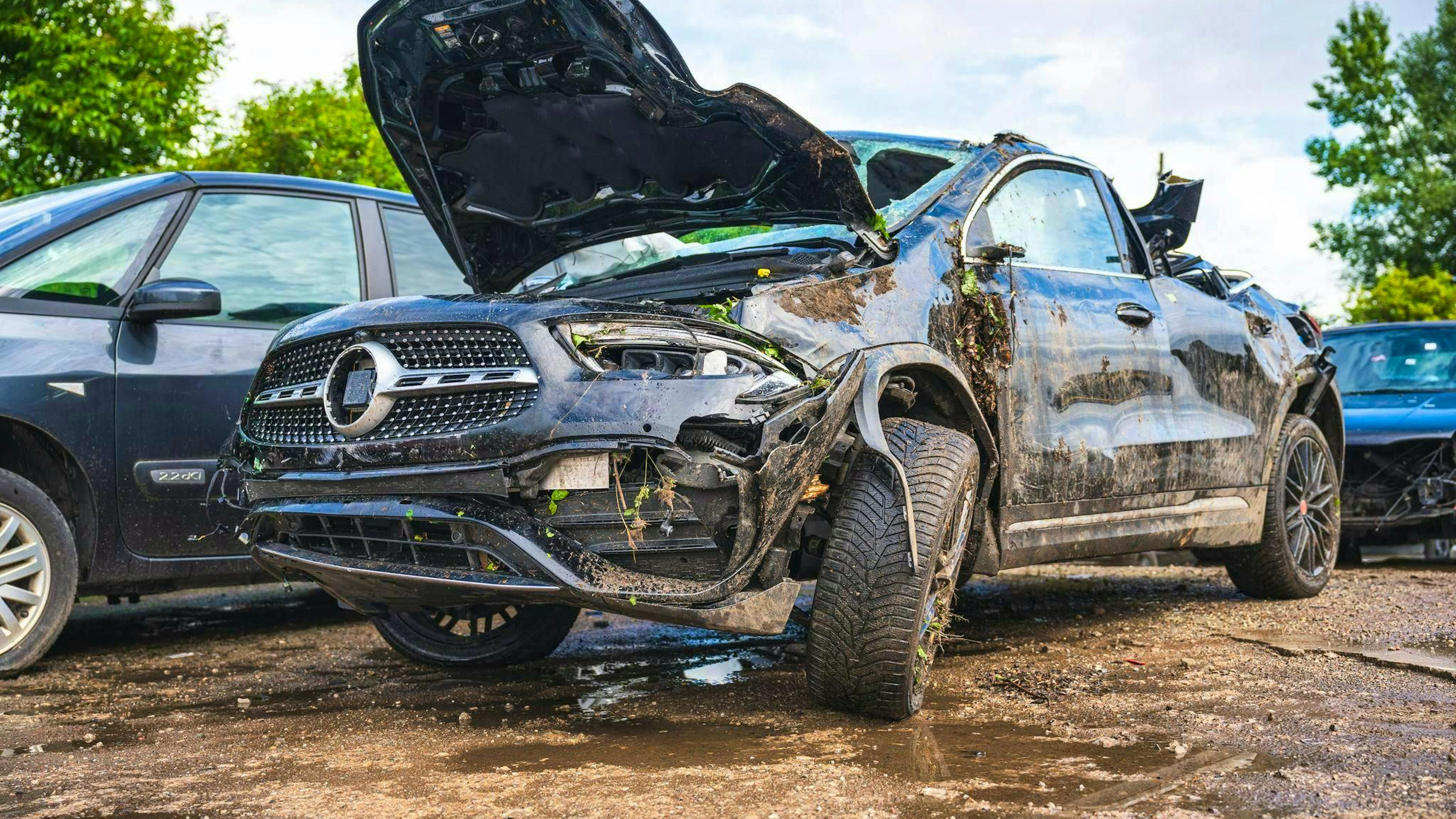 Three young people die in a serious traffic accident in the south of Saxony-Anhalt.