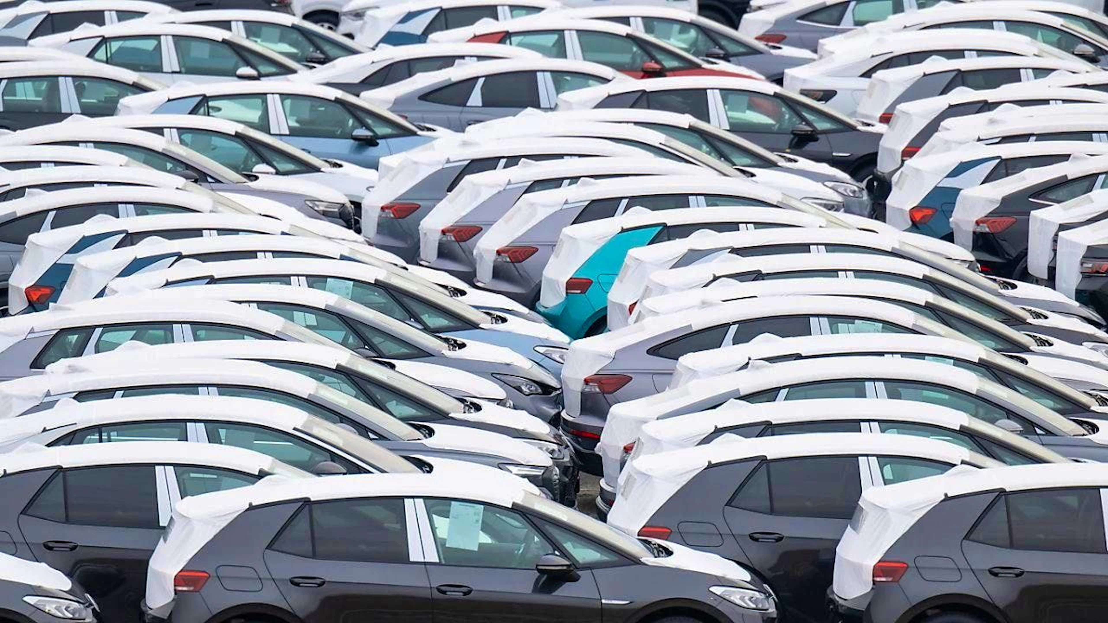 The number of newly registered cars in Switzerland and Liechtenstein fell in the first half of the year. A weak June is primarily responsible for the slightly negative balance. (symbolic image)