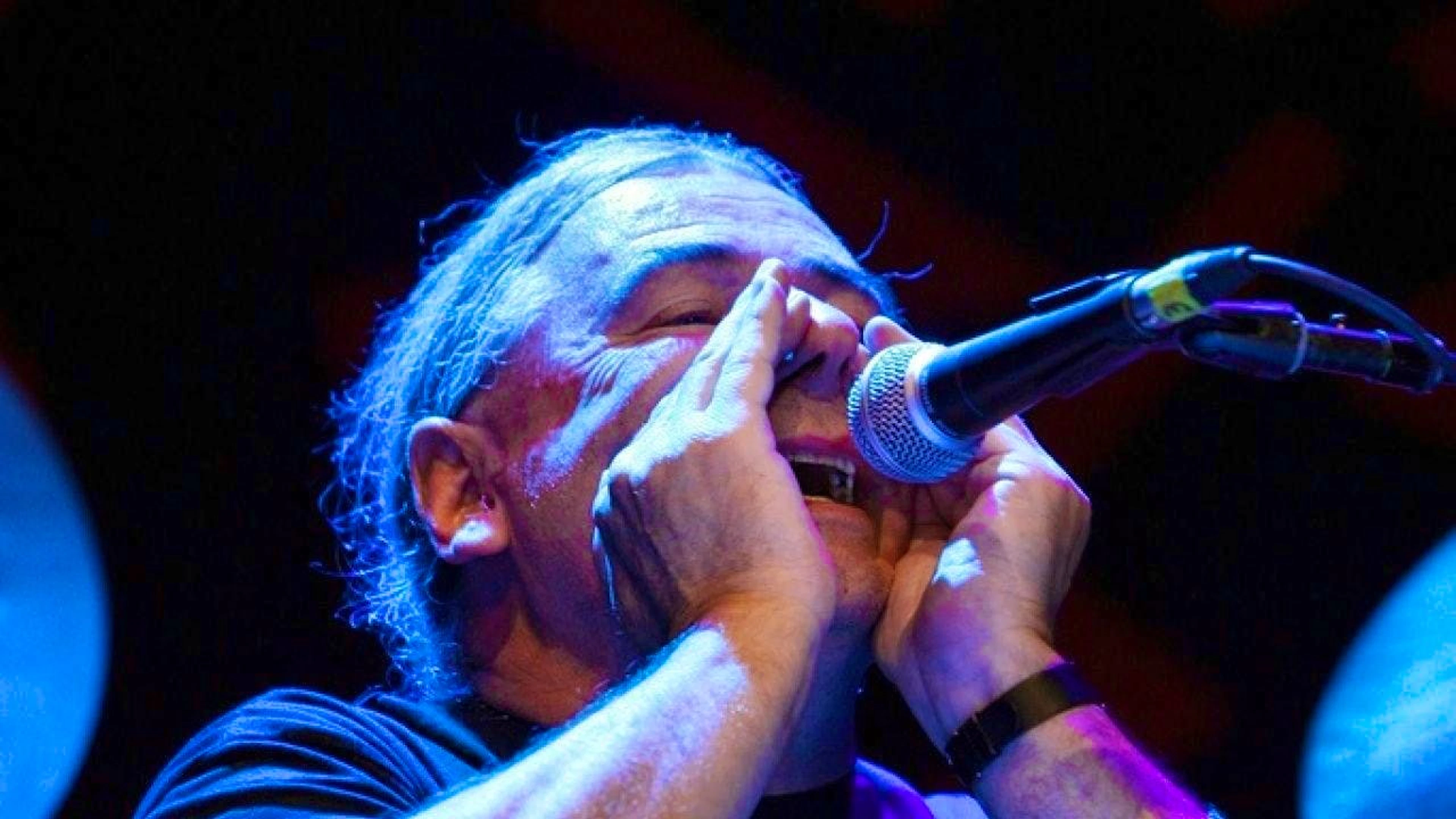 Drummer Fredy Studer died unexpectedly on Monday. He was part of the jazz group OM, which played here at the 2008 jazz festival in Willisau.