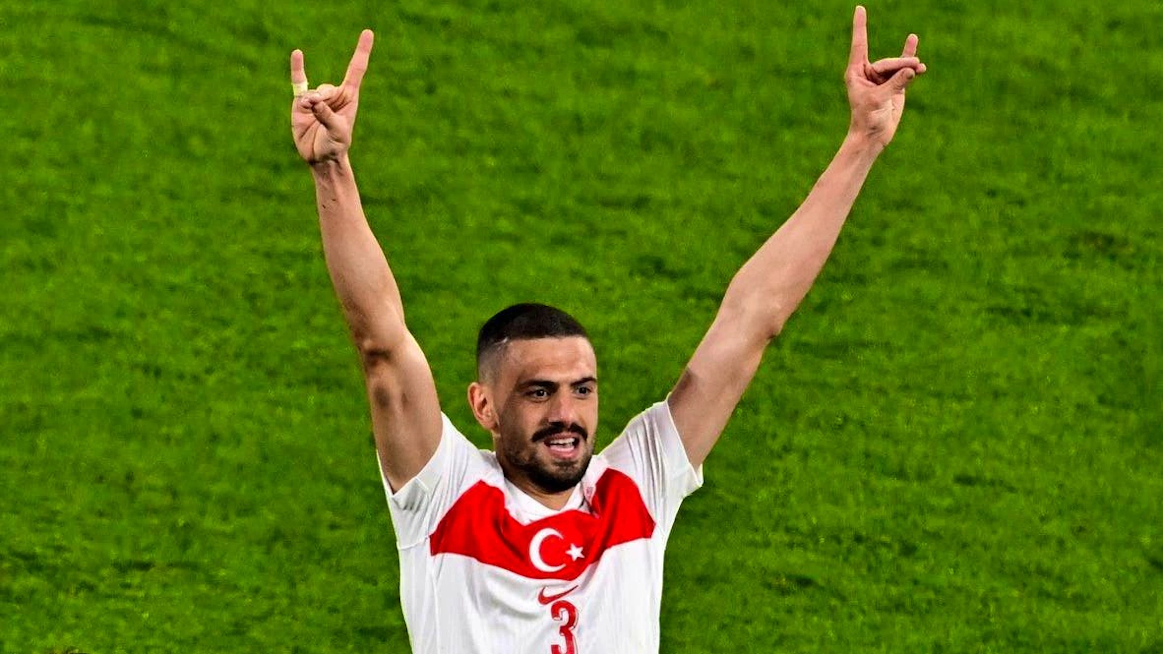 Merih Demiral celebrates with the "wolf salute".