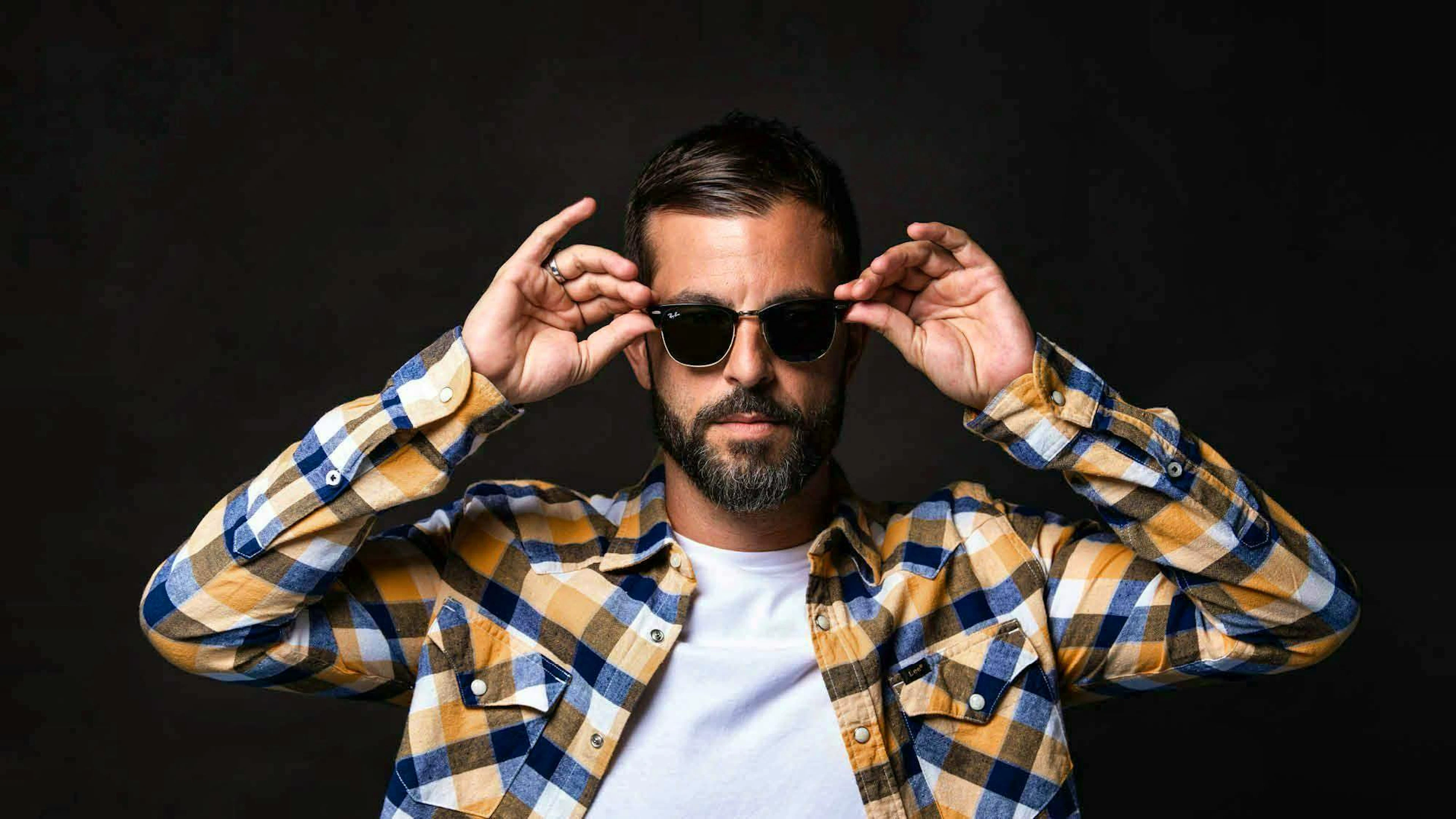 On April 1, ZKB announces that musician Bligg is taking over a team within the company.