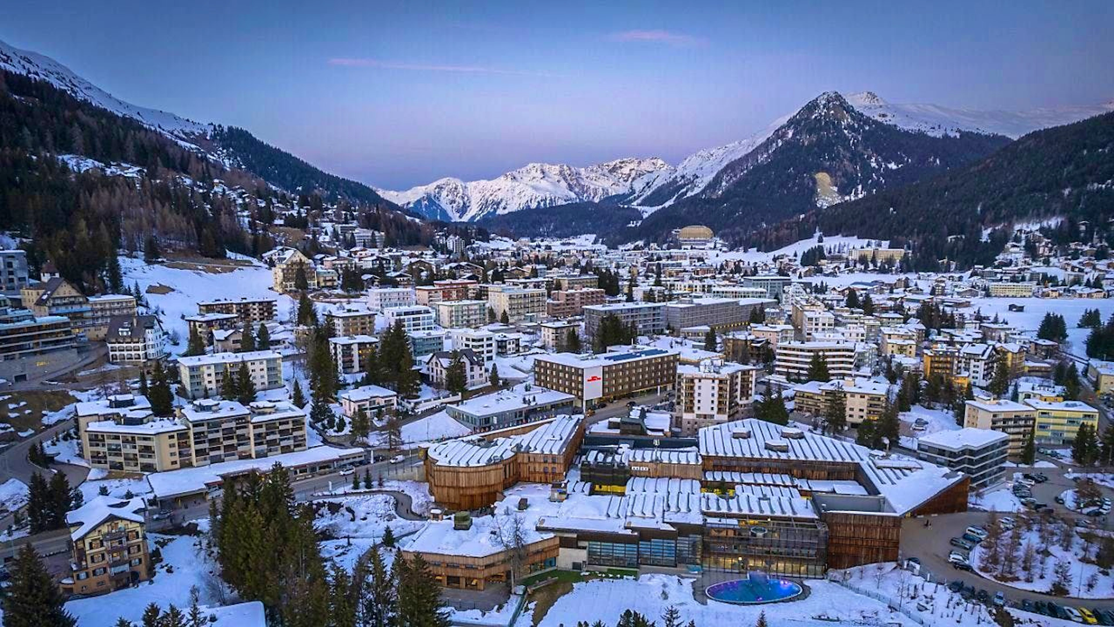 Everyone should feel at home here: A task force developed ten measures to promote respect between population groups in Davos. (archive picture)