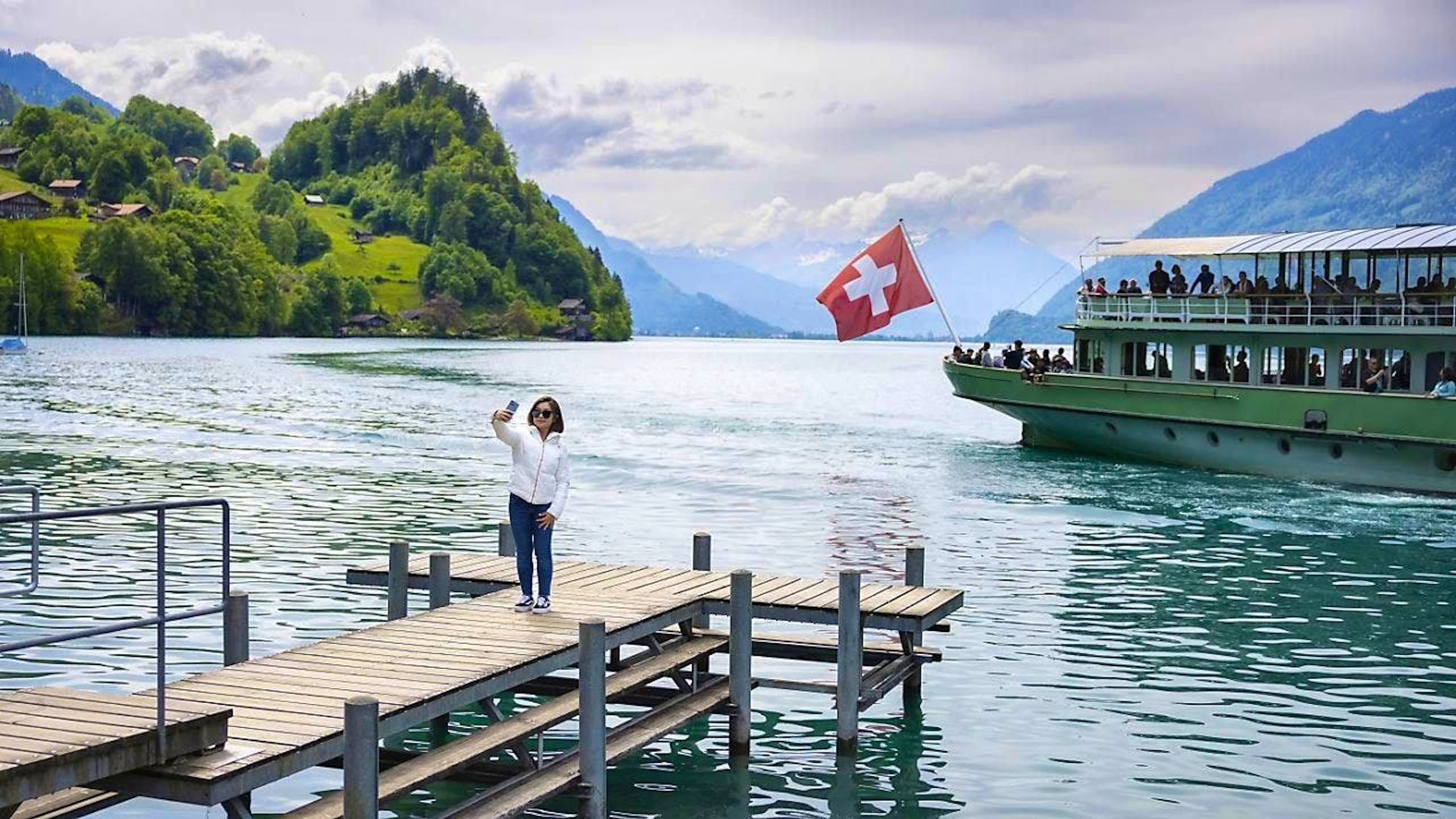 In view of the complaints about "overtourism", the industry organization Switzerland Tourism (ST) wants to counteract this with a campaign to strengthen the low season. (symbolic image)