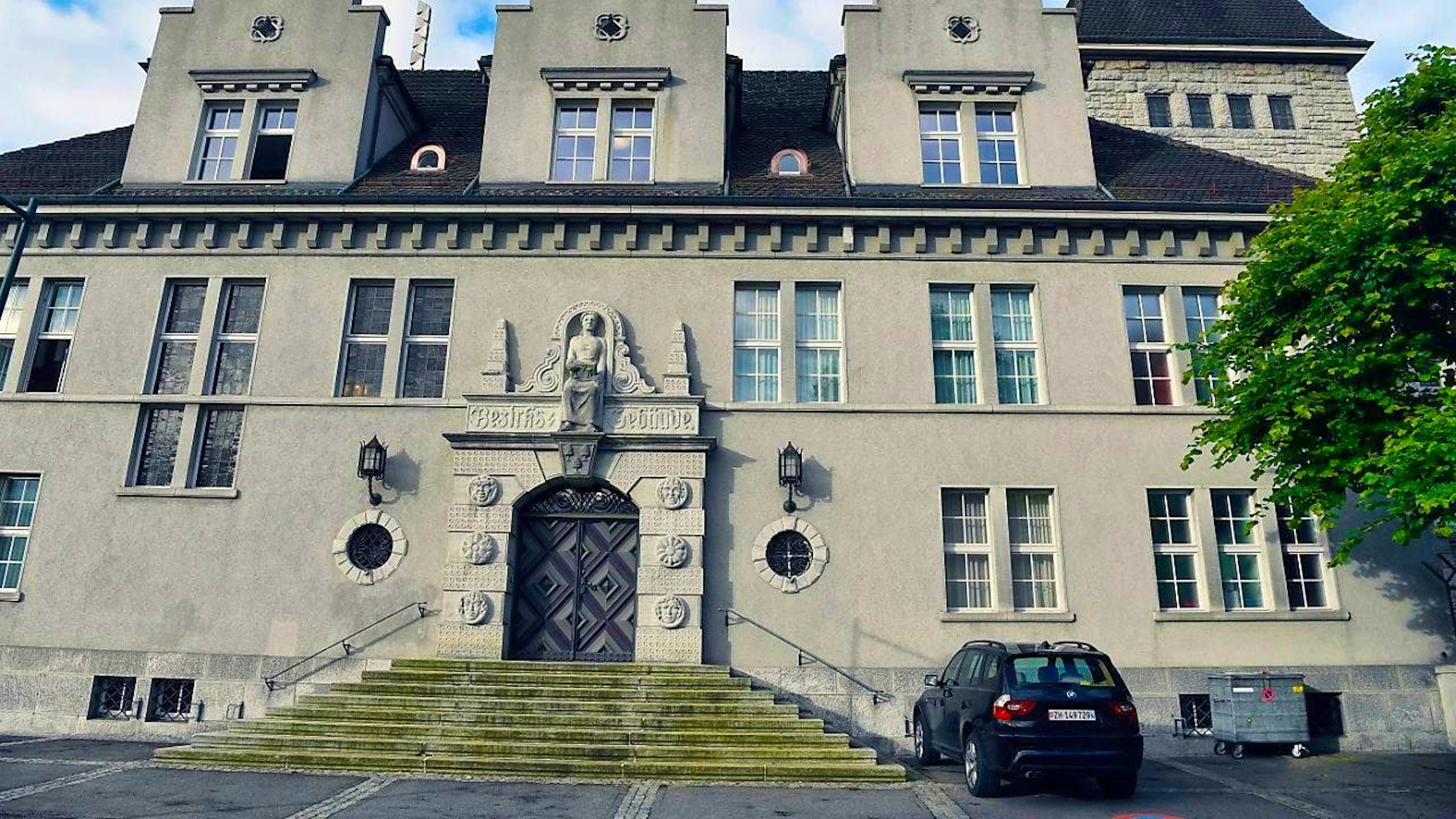 The Uster District Court announced the verdict against a 30-year-old Swiss man on Friday. He stabbed a 28-year-old man to death in November 2022 after going out in Uster. (symbolic image)