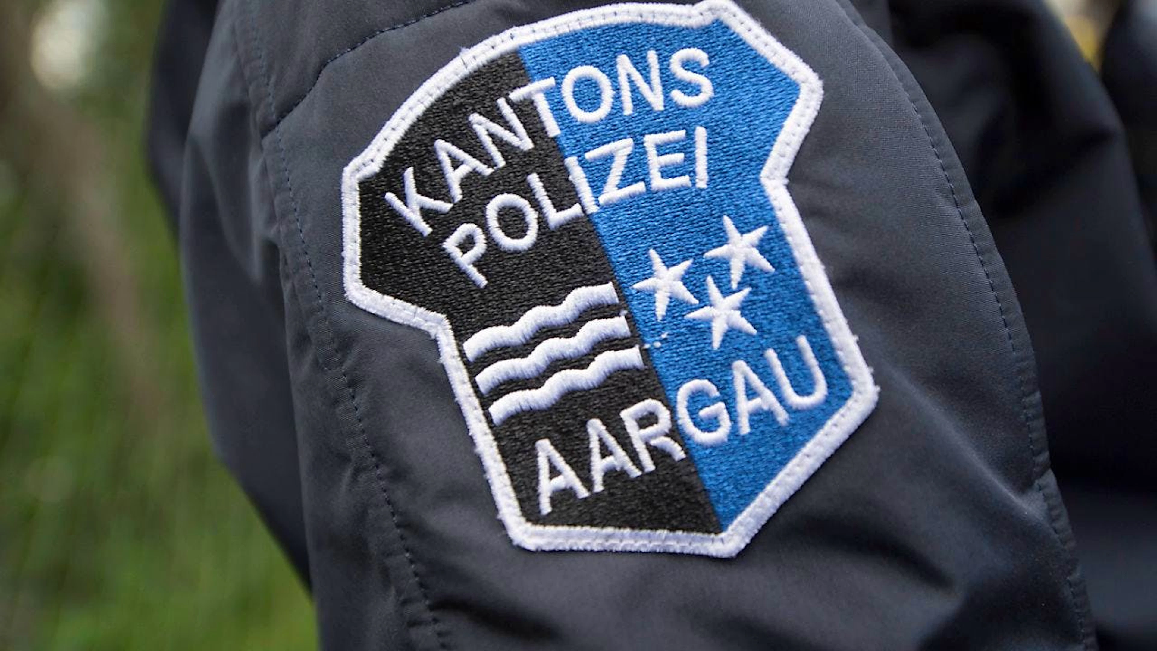 Die Kantonspolizei Aargau wurde vom Migrationsamt beauftragt, wegen einer möglichen Täuschung der Behörden zu ermitteln.