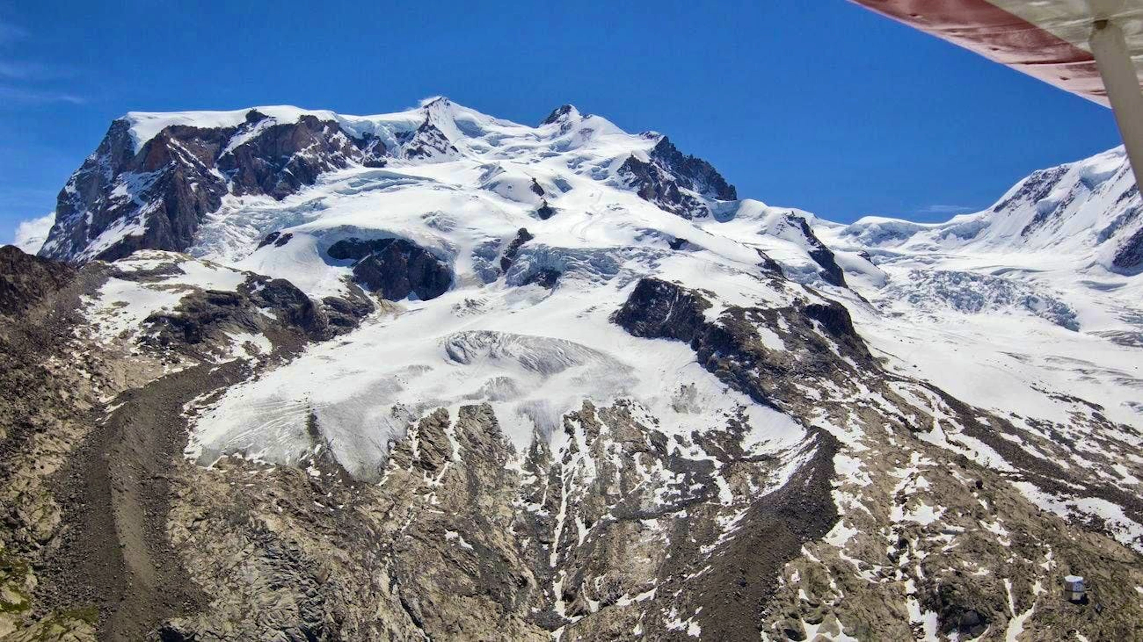 On Monte Rosa, a German mountaineer has suffered head injuries after falling from the ridge to the Dufourspitze.