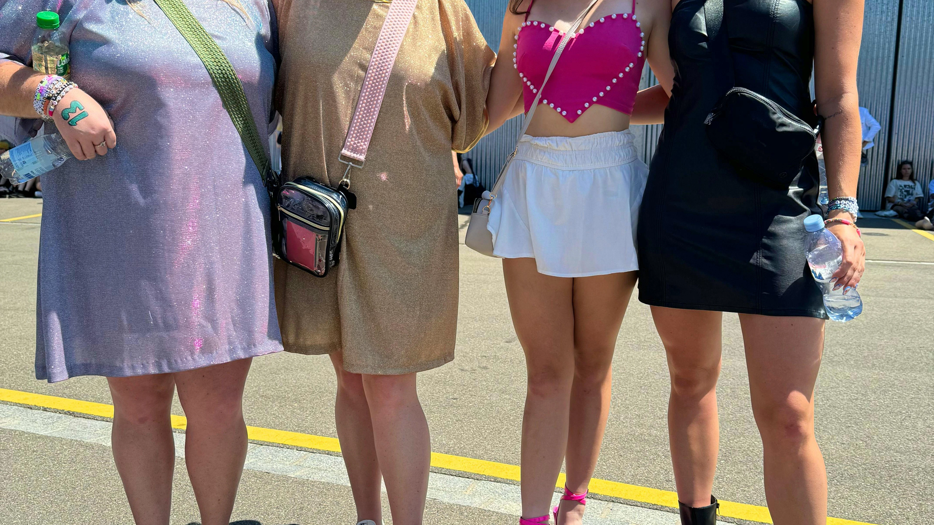 Die Laune bei den Swifties ist gut. 