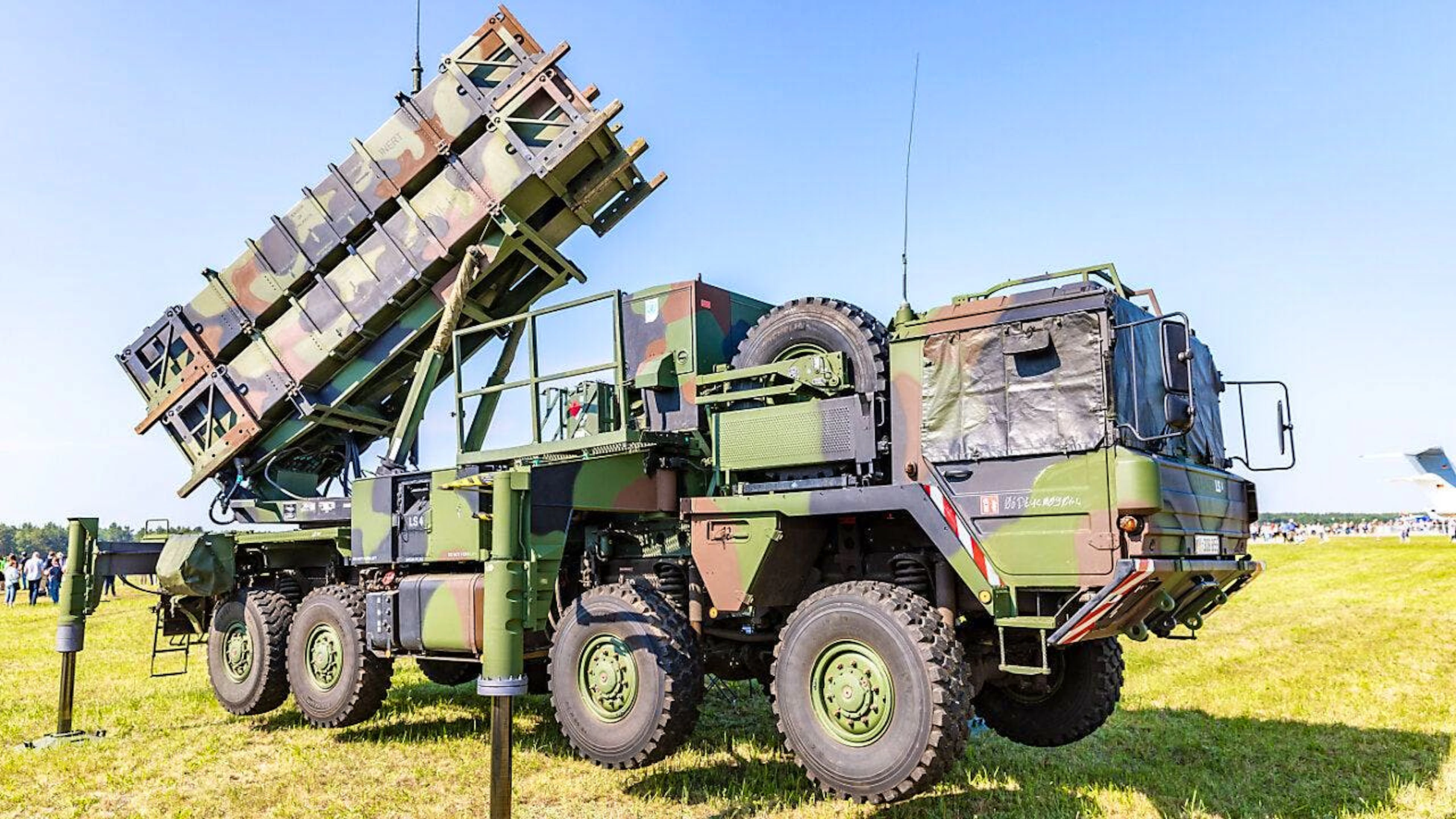 Le système de défense sol-air Patriot pourrait être complété par un deuxième système de préférence européen. Le Conseil fédéral examine cette possibilité notamment en raison des retards de livraison des cinq unités Patriot. (archives).