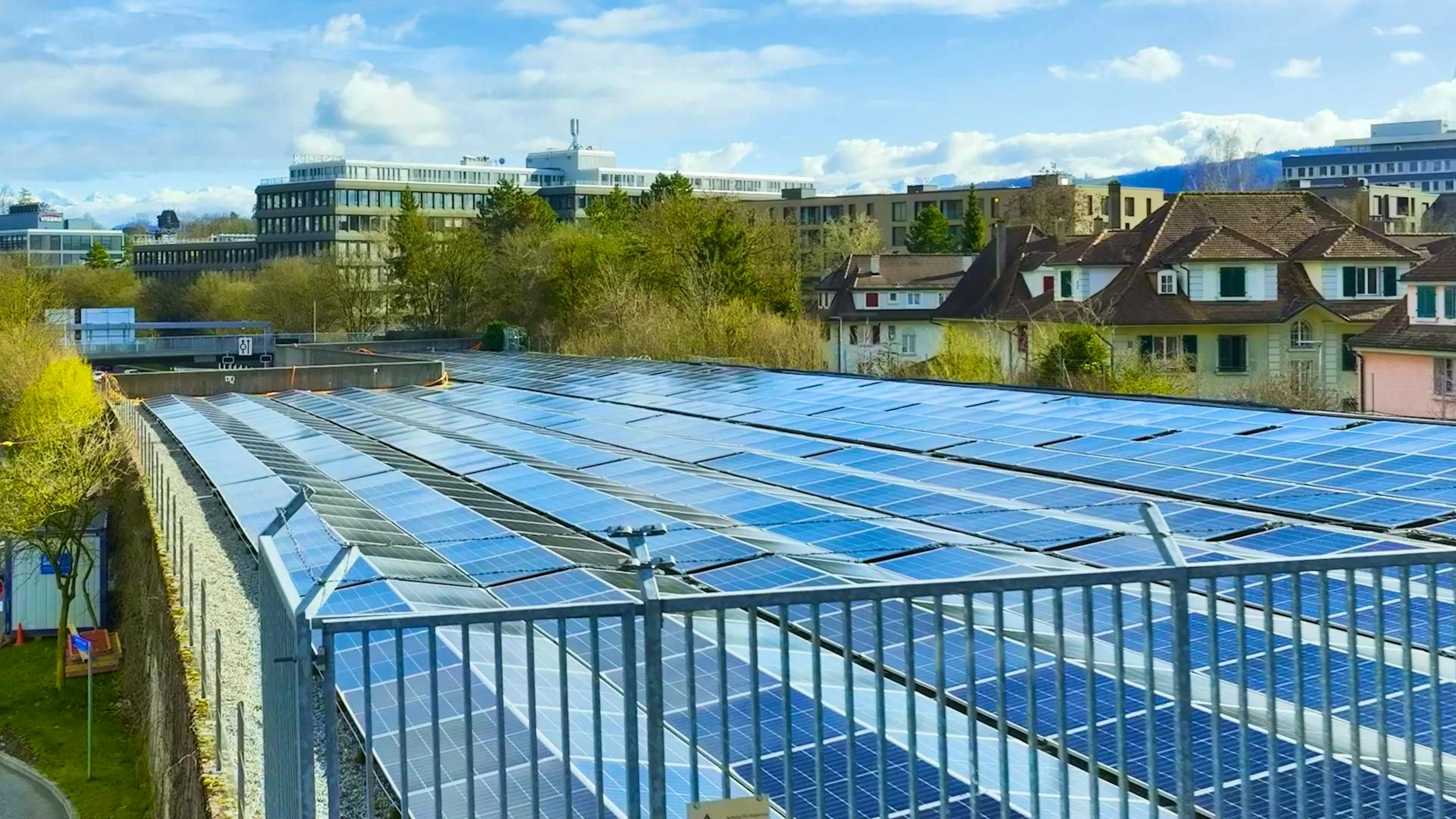 It is now not only the ASTA that is allowed to build PV systems on the highway, but also third parties.