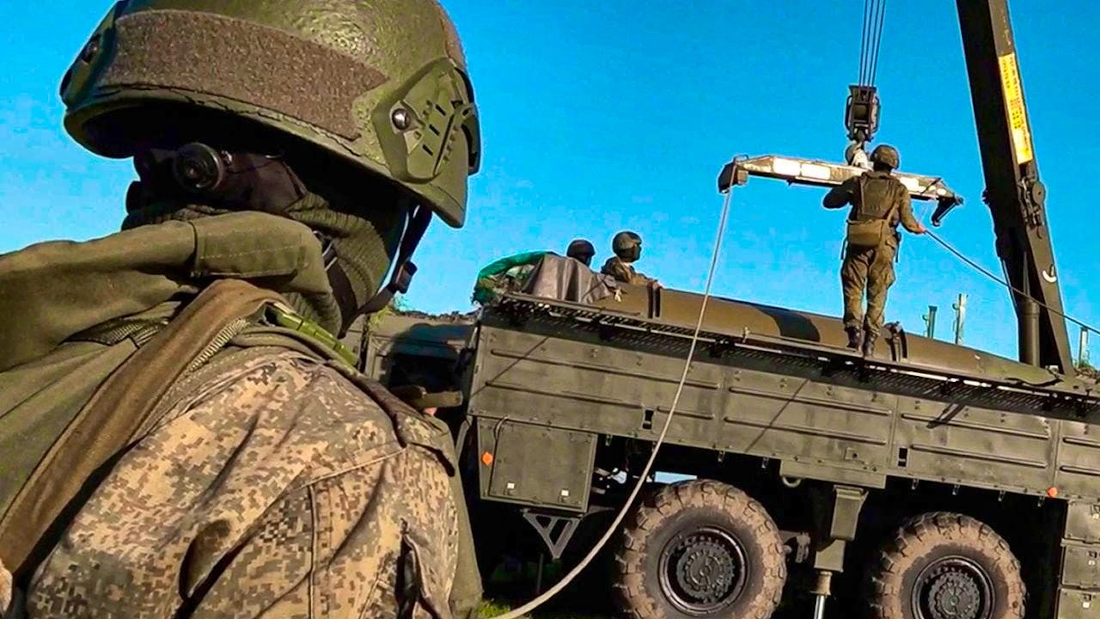 HANDOUT - According to British estimates, Russian troops have lost more than 70,000 soldiers in the past two months. Photo: ---/Russian Defense Ministry Press Service/AP/dpa