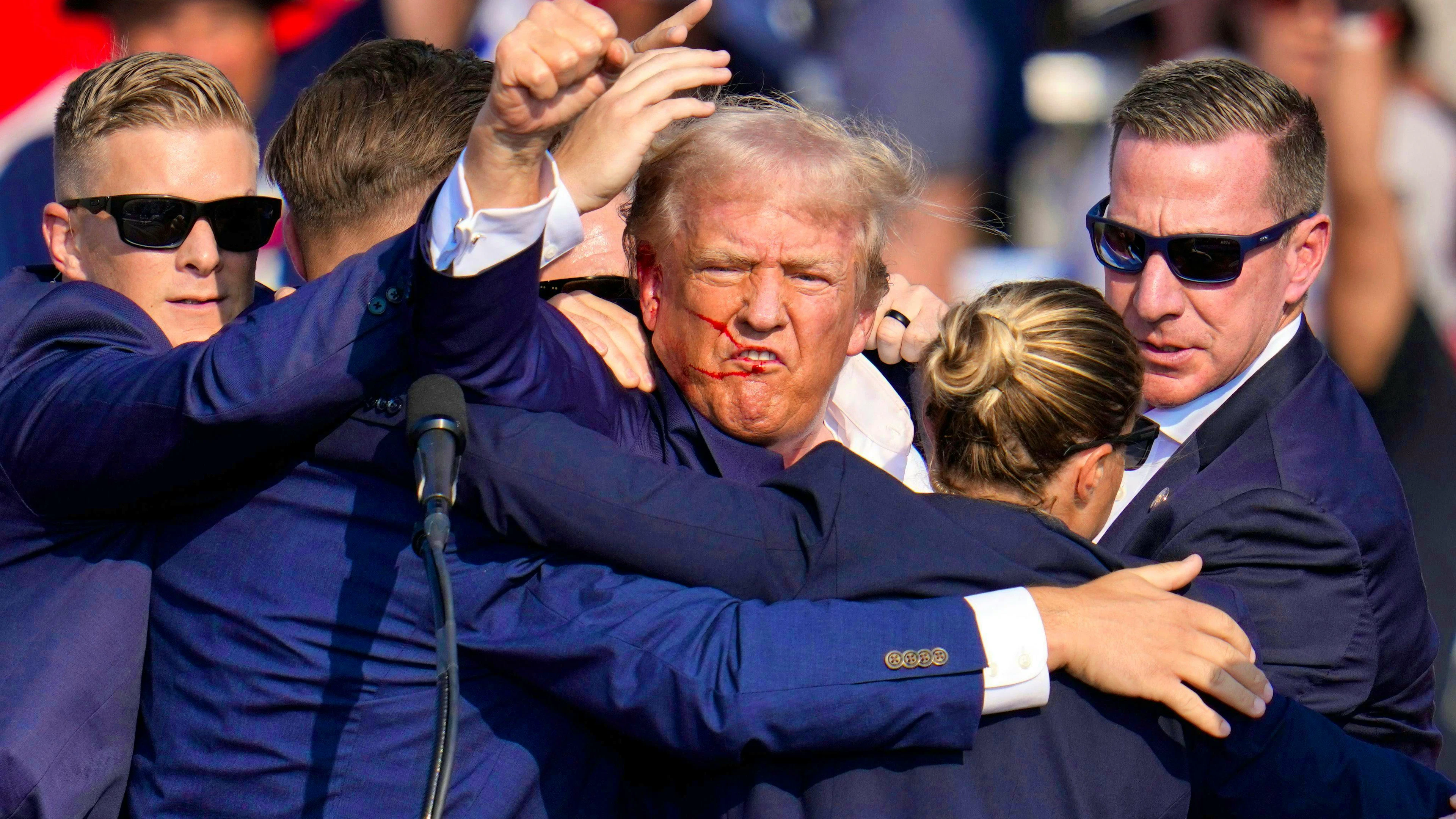 2024: Donald Trump - survived: On July 13, a young American carries out an attack on Donald Trump at an election rally in Pennsylvania. Trump survives the attack with minor injuries to his right ear. One spectator is killed and at least two other people are seriously injured. The 20-year-old perpetrator, Thomas Matthew Crooks, is shot dead at the scene by the Secret Service.