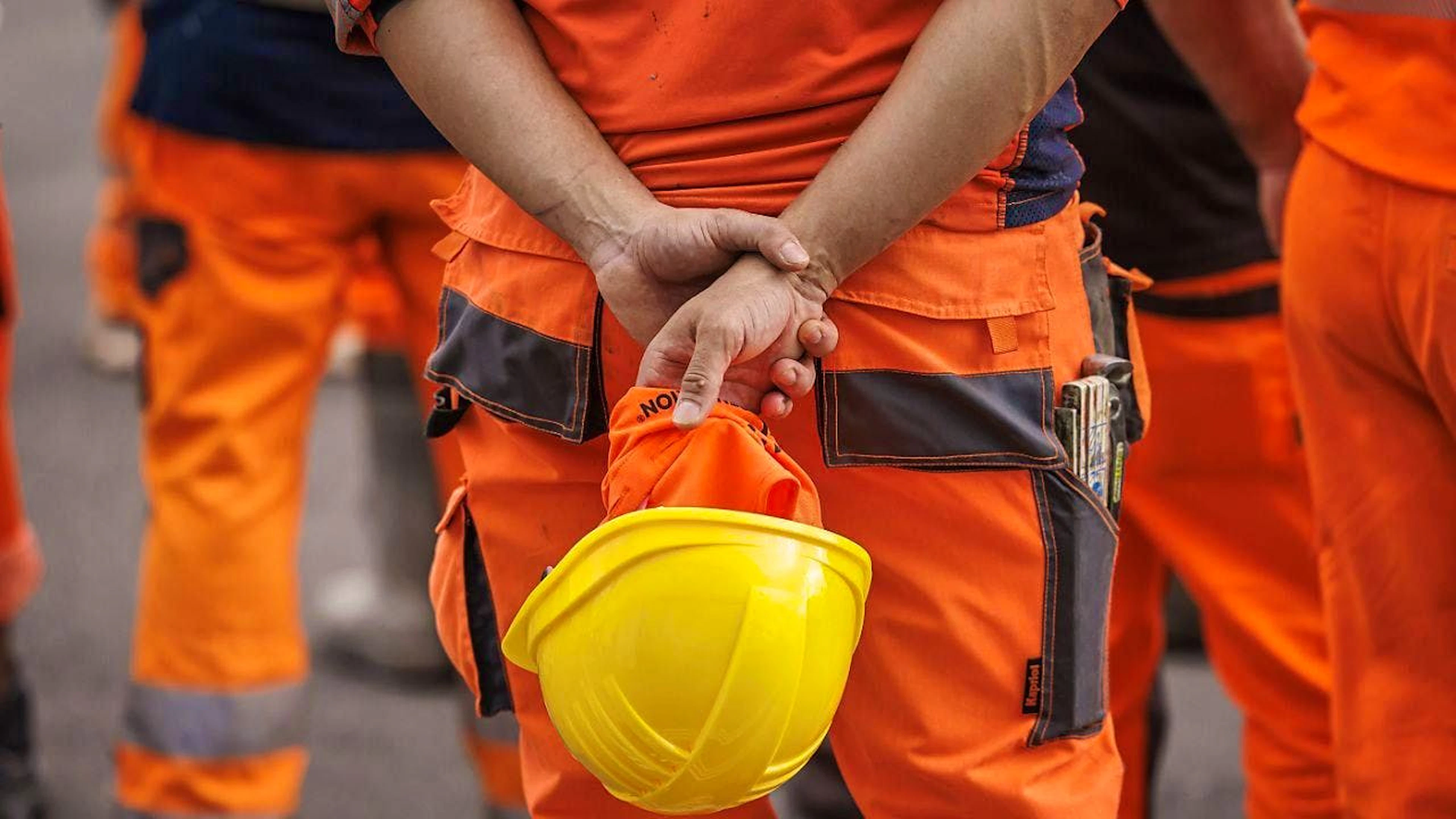 Construction workers have found a suitcase containing a corpse. (symbolic image)