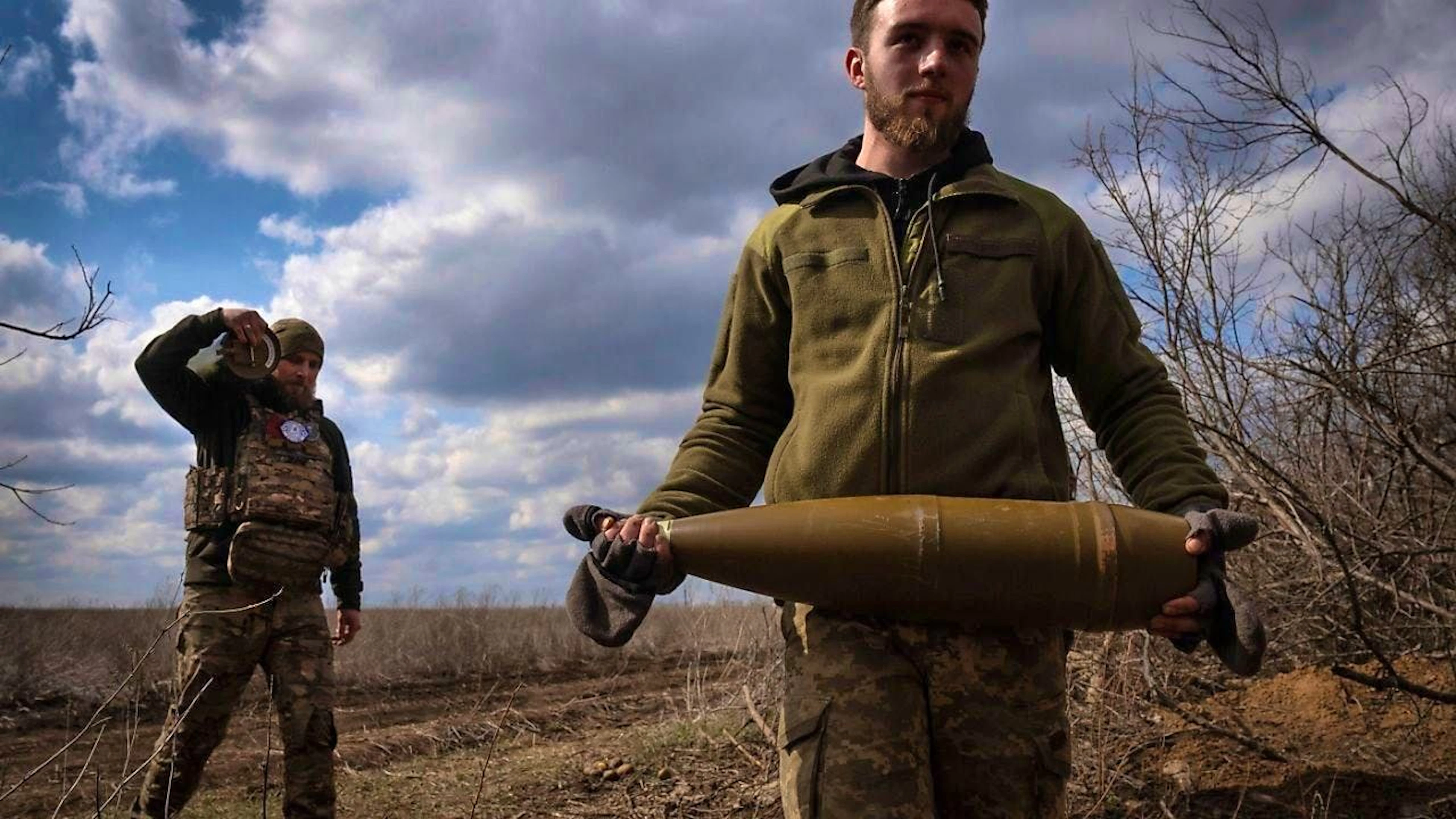 According to the Ministry of the Interior, around 42,000 soldiers and civilians are missing in Ukraine. Photo: Efrem Lukatsky/AP