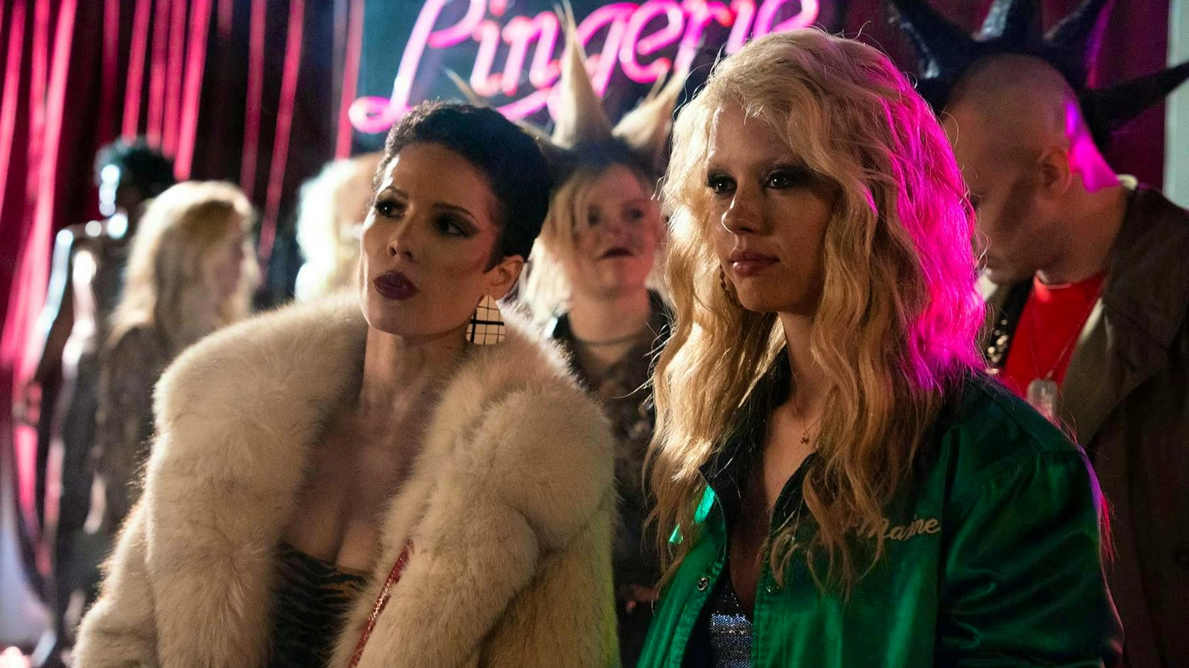 Tabby Martin (singer Halsey) is just one of Maxine's friends who earn their money with sex work.