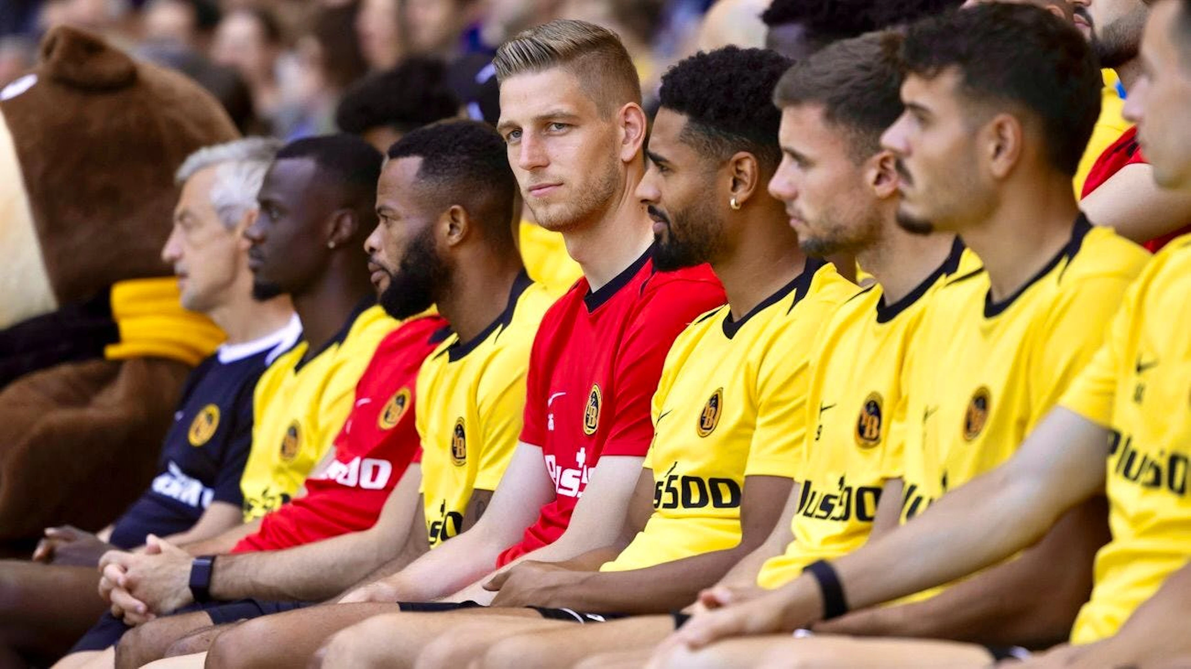 David von Ballmoos (en rouge, au centre) sera le gardien titulaire des Young Boys.