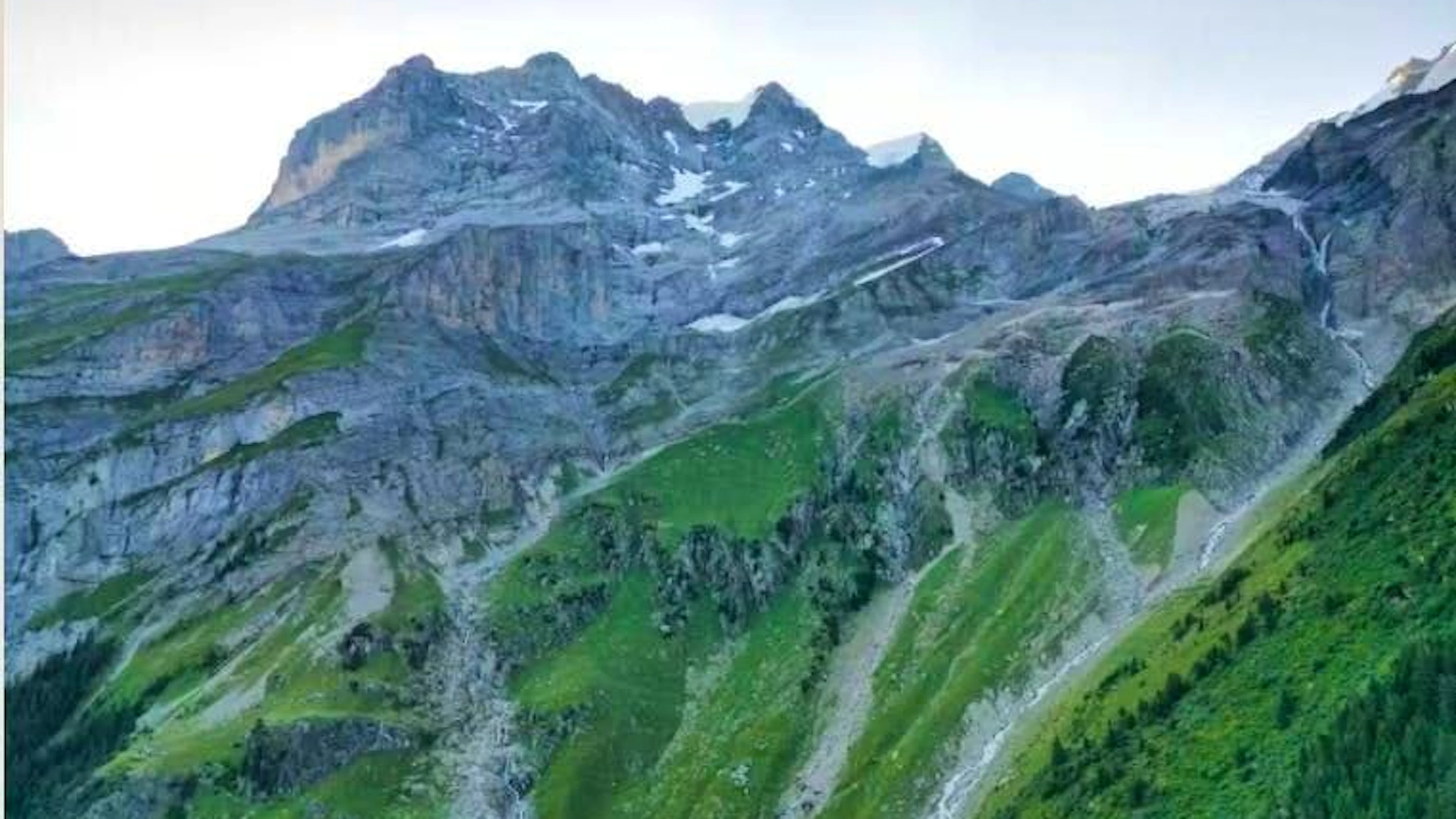 The base jumper crashed here in Stechelberg.