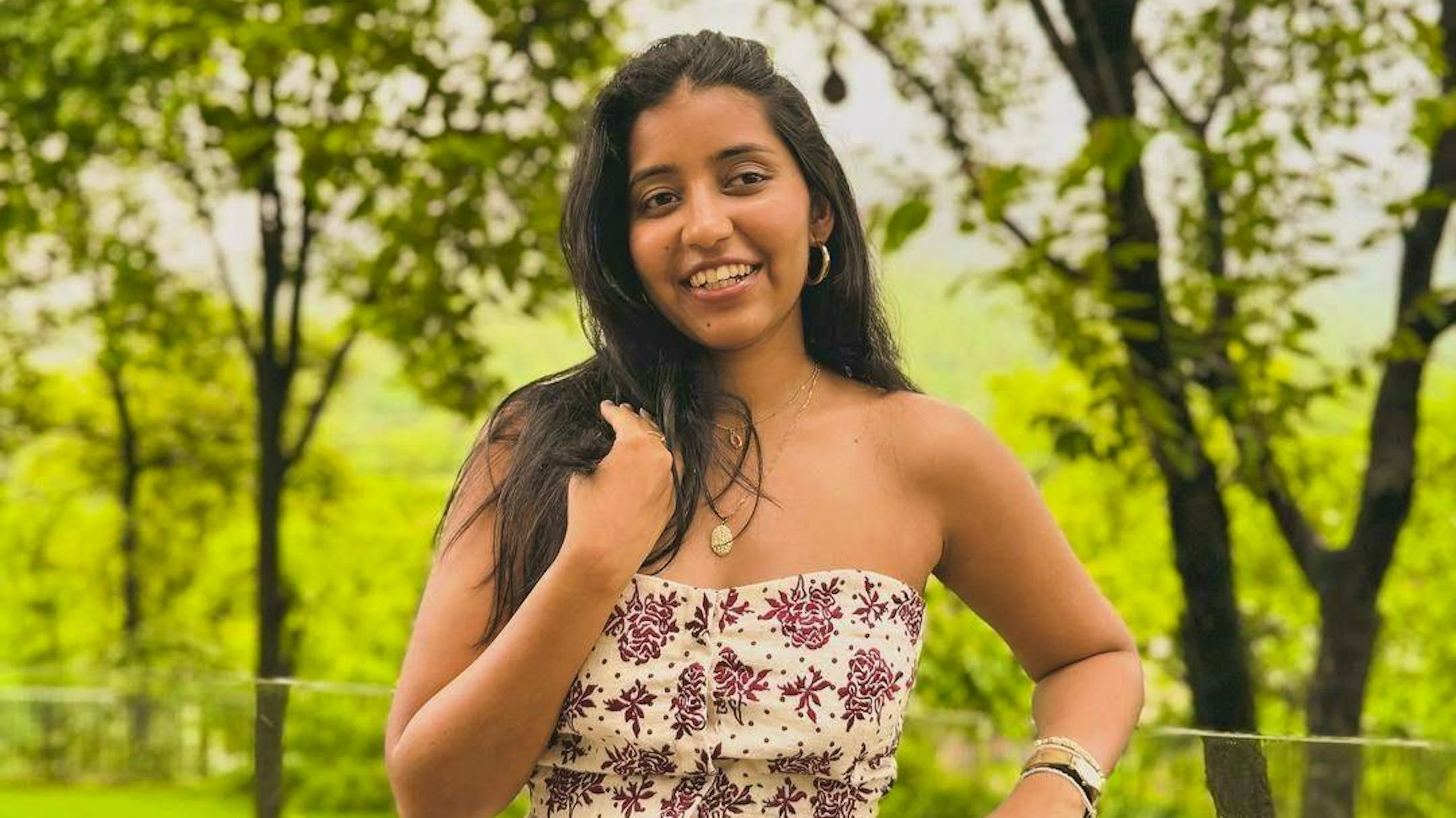 La 27enne indiana Aanvi Kamdar è morta in un incidente durante un servizio fotografico.