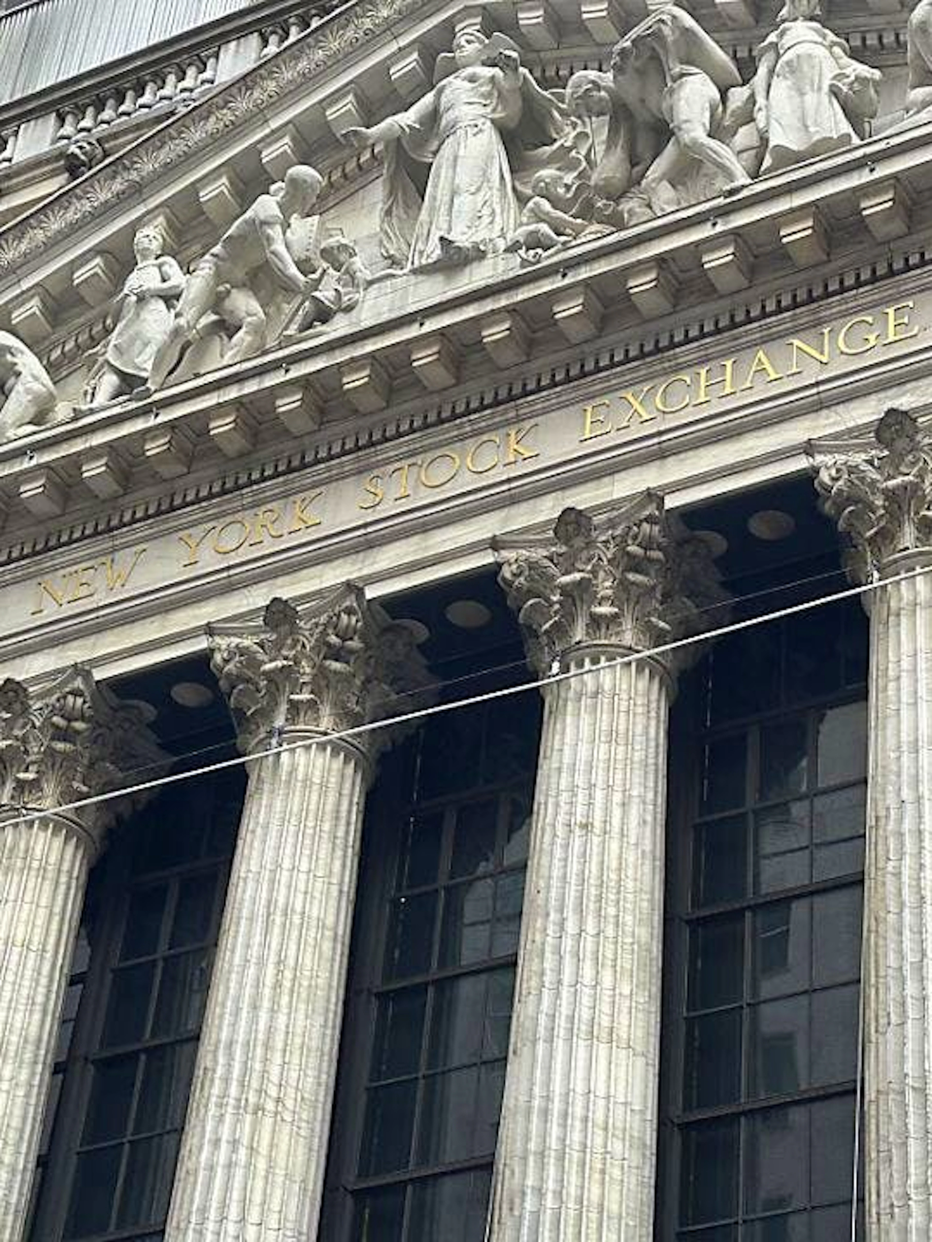 Hacker greifen Wall Street mit simplem Trick an
