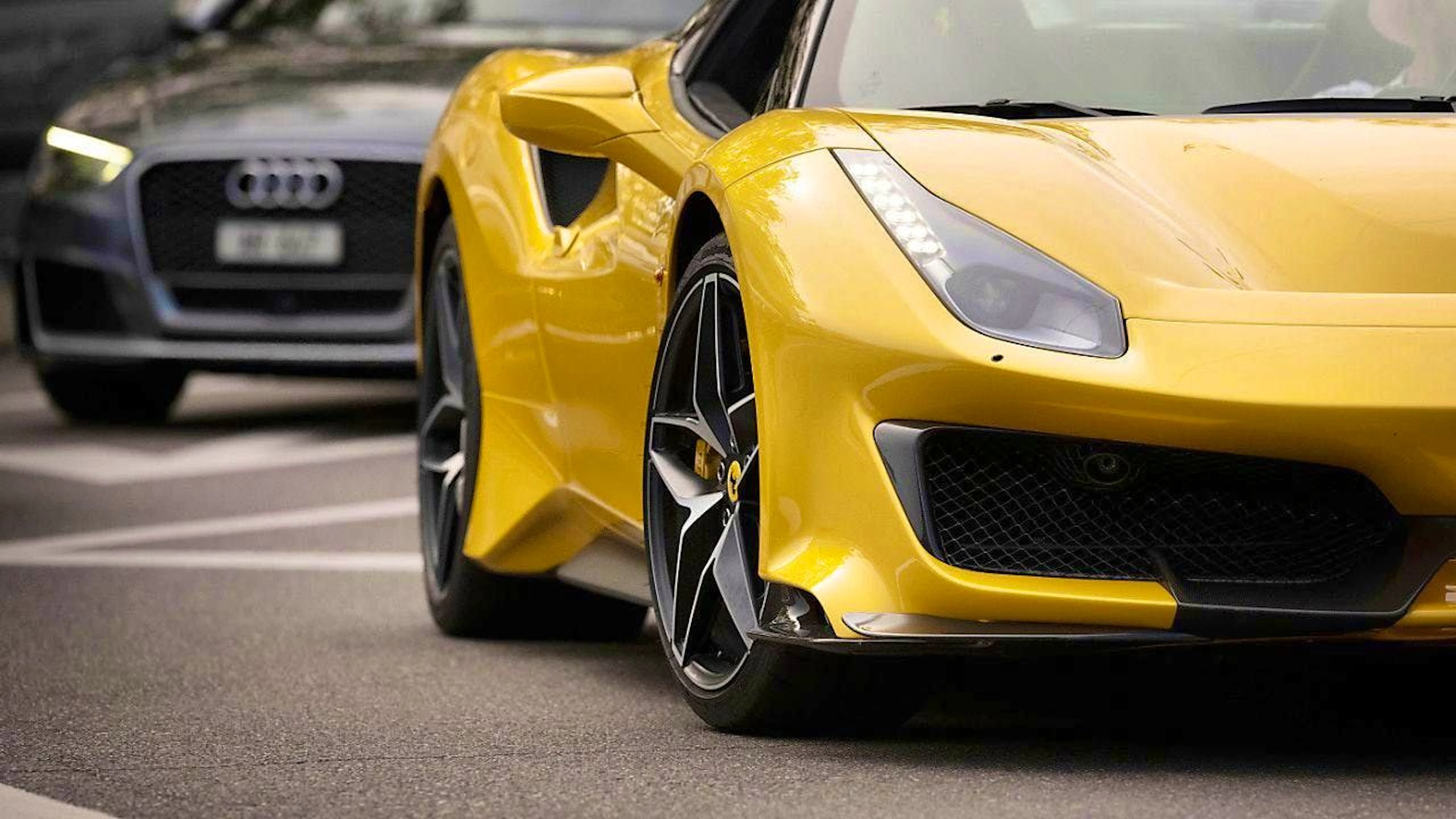 The city of Zurich wants to spoil the fun for car drivers. It is preparing a pilot test with noise speed cameras. The picture shows a Ferrari at Bellevue in Zurich. (archive picture)