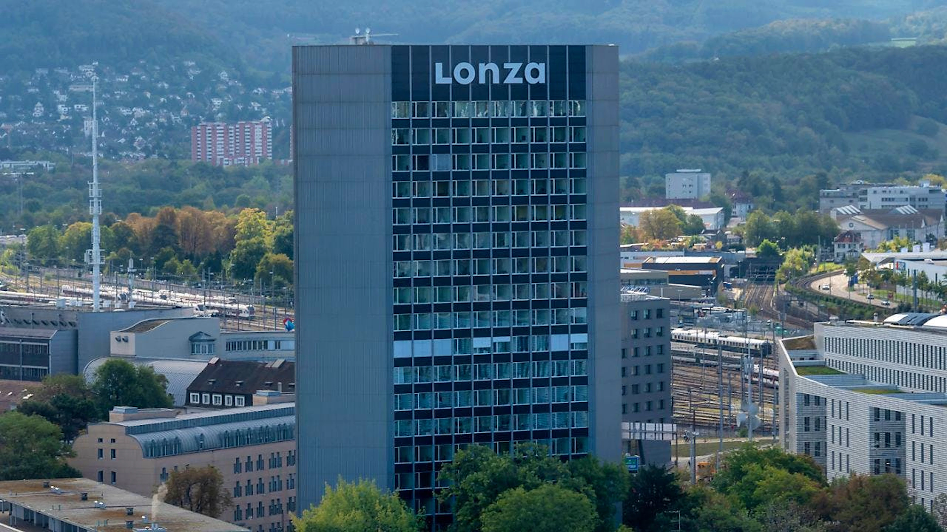 Lonza dallo scorso autunno non ha più un contratto con Moderna per la produzione di vaccini anti-Covid.