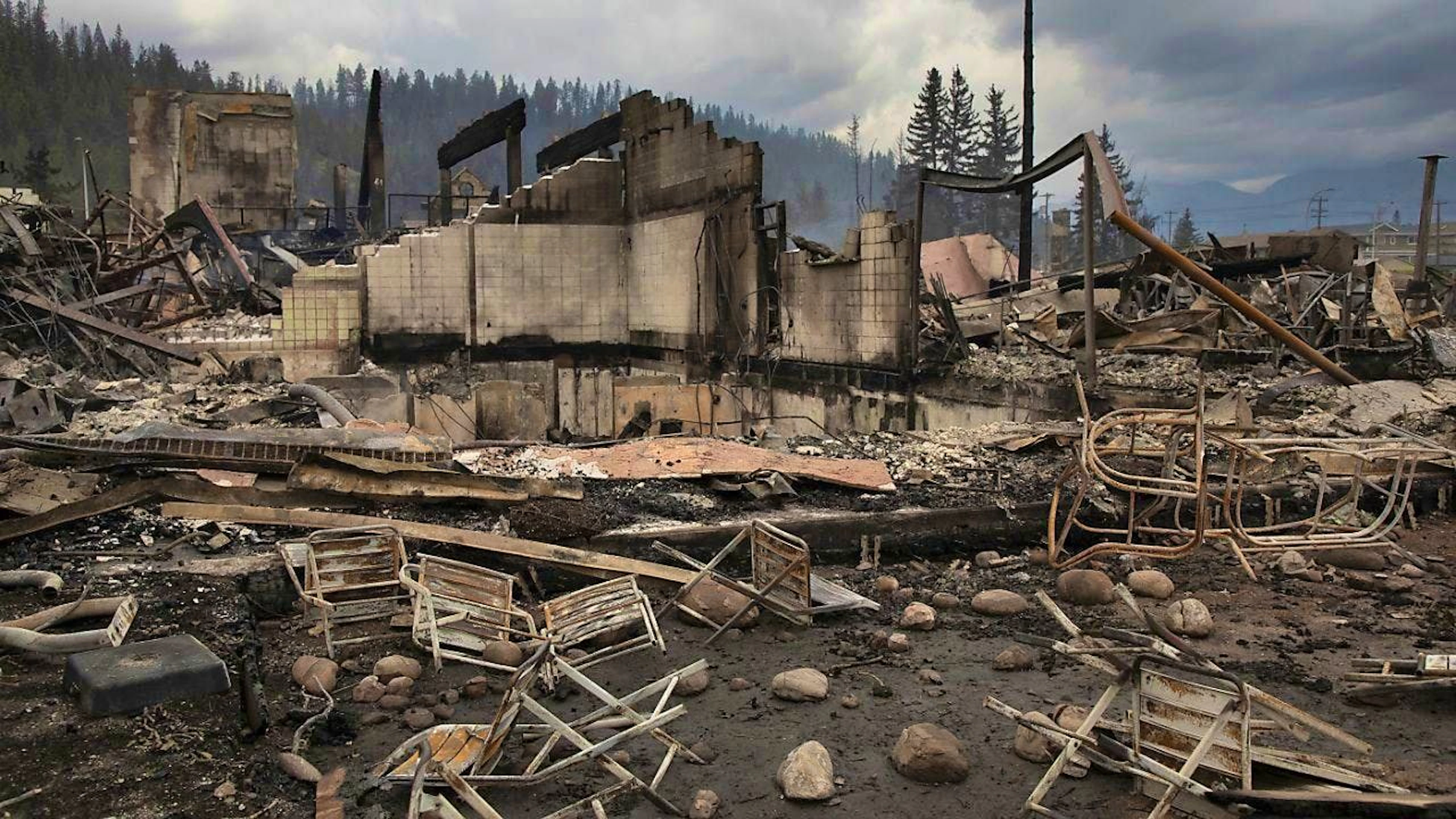 The remains of a hotel in Jasper, Canada. (archive picture)