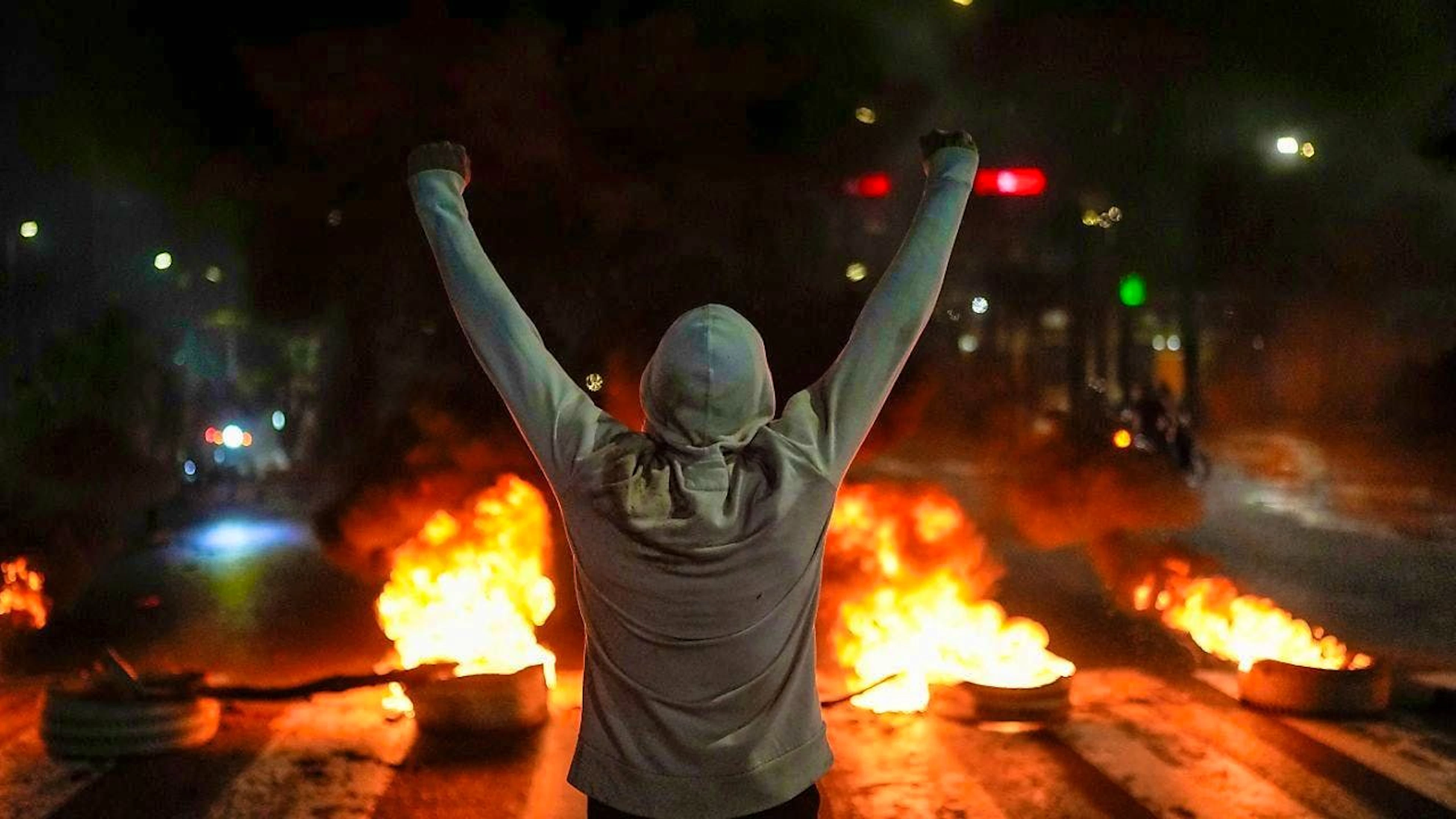 dpatopbilder - One person is reported to have died during protests against the election results in Venezuela. Photo: Matias Delacroix/AP