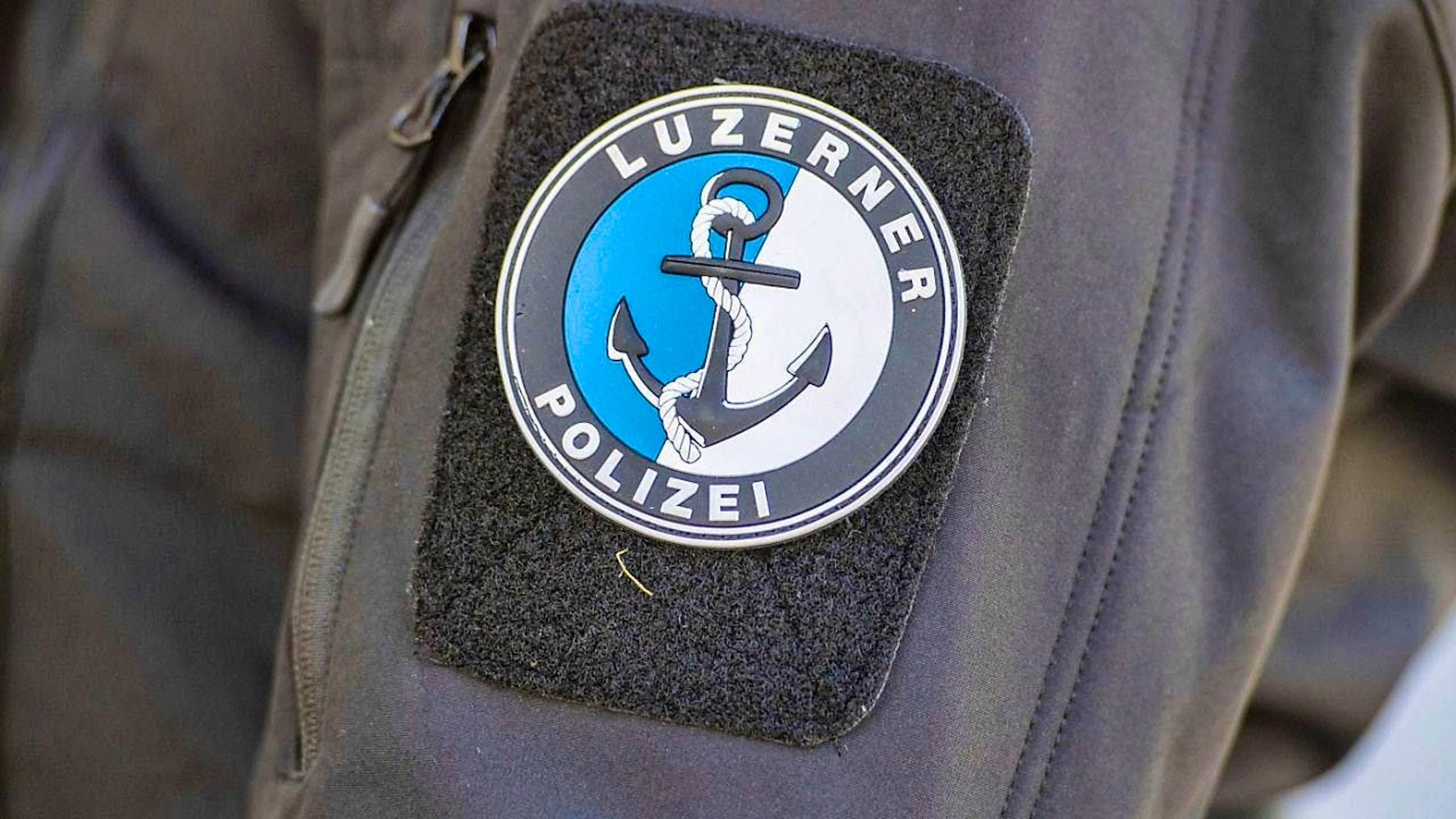 The Lucerne water police set up an oil barrier between Meggenhorn and Hertenstein on Tuesday evening. (symbolic picture)