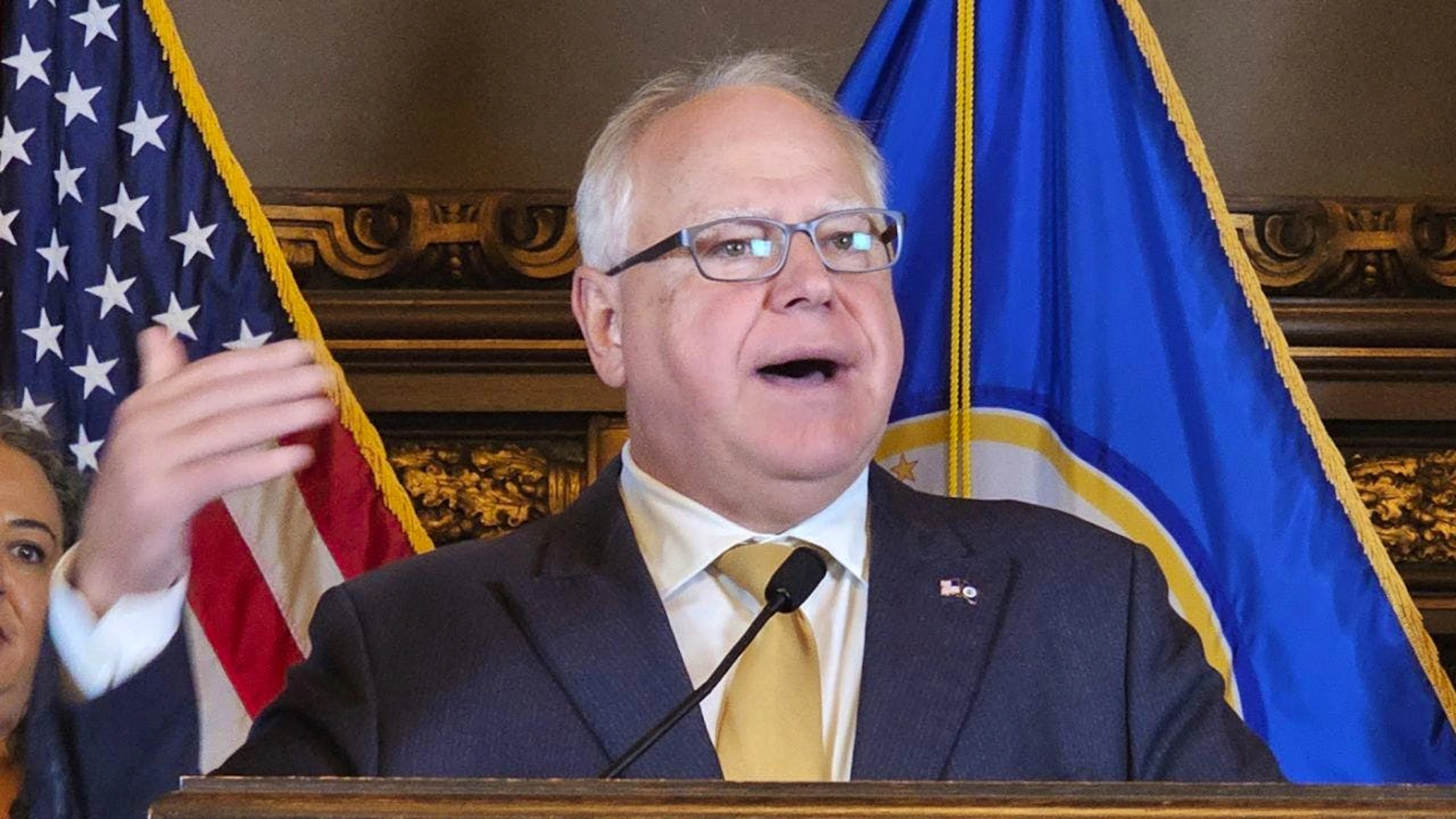 Il governatore del Minnesota, Tim Walz