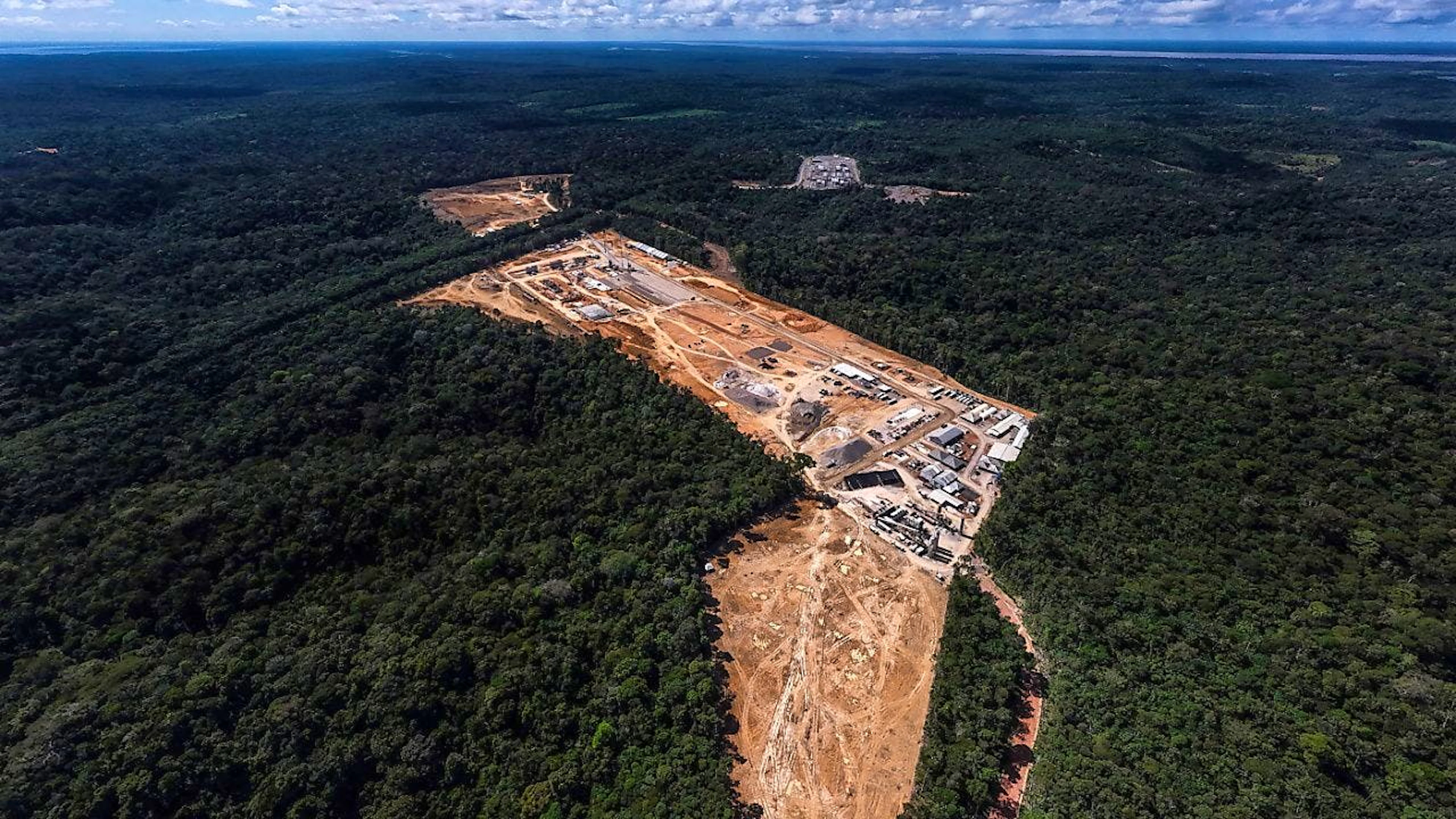 Forschende untersuchten, inwiefern sich die Zerstörung des Amazonas-Regenwalds auf dessen CO2-Bilanz auswirkt. 