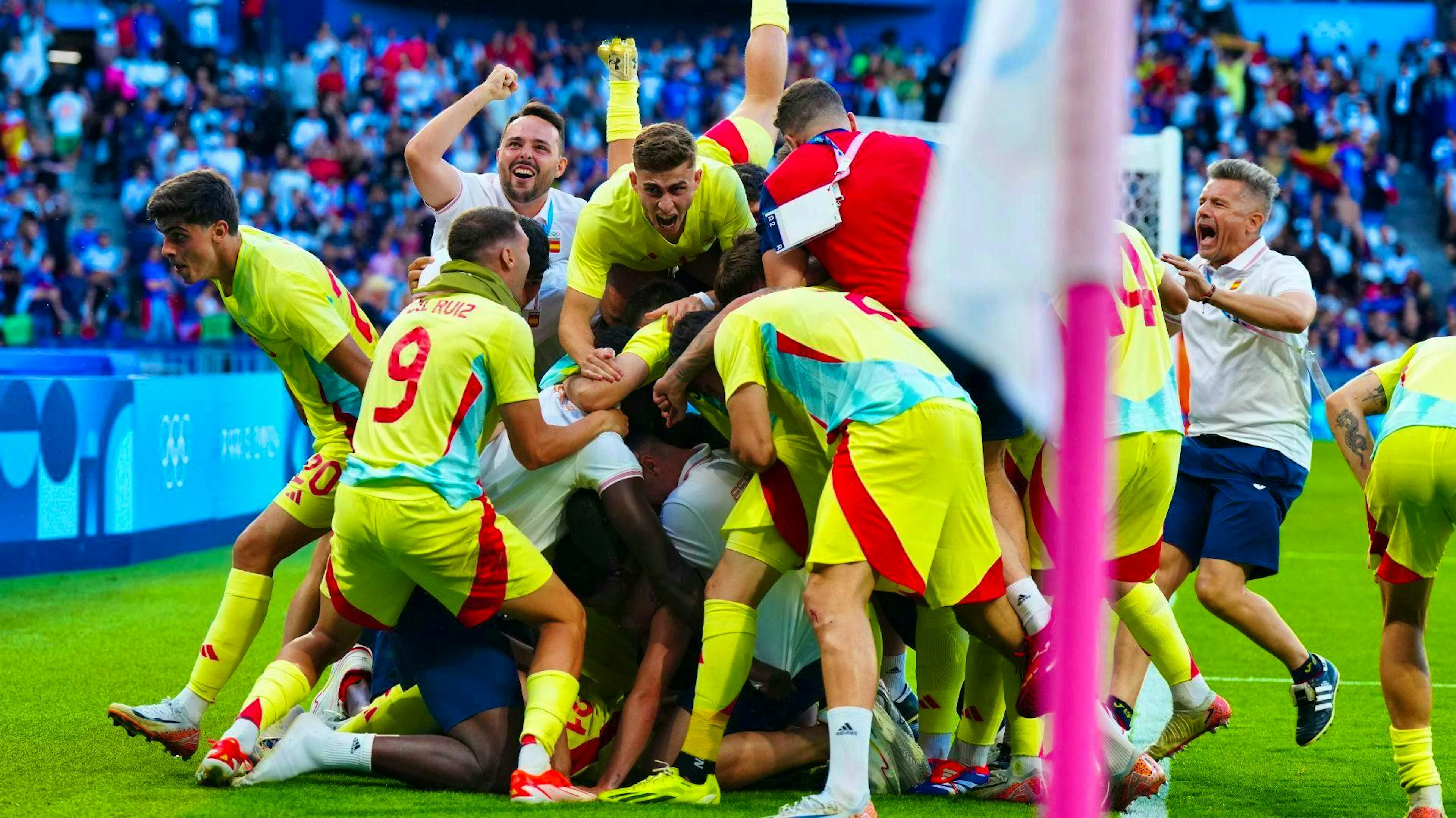 Spain celebrates its Olympic victory.