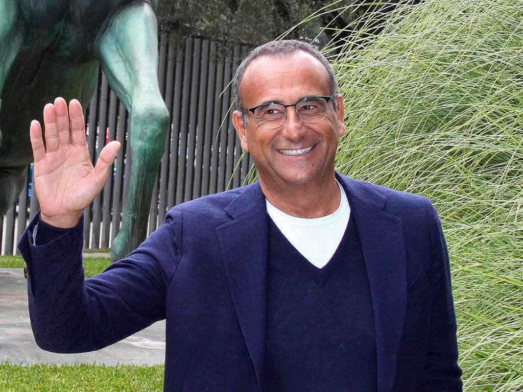 Carlo Conti presenta le novità del nuovo regolamento di Sanremo 2025