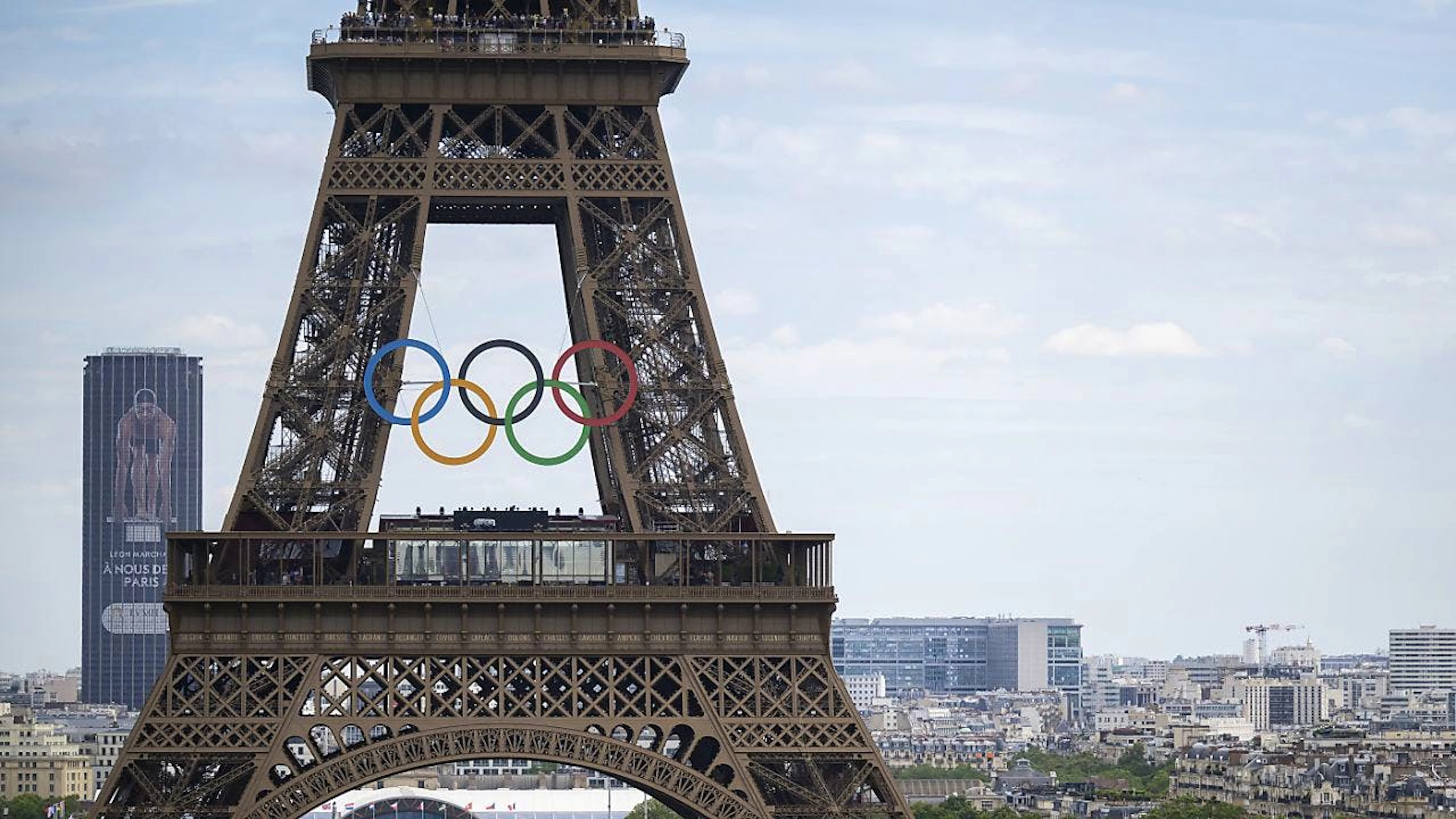 Die olympischen Ringe werden auch in Zukunft am Eiffelturm prangen