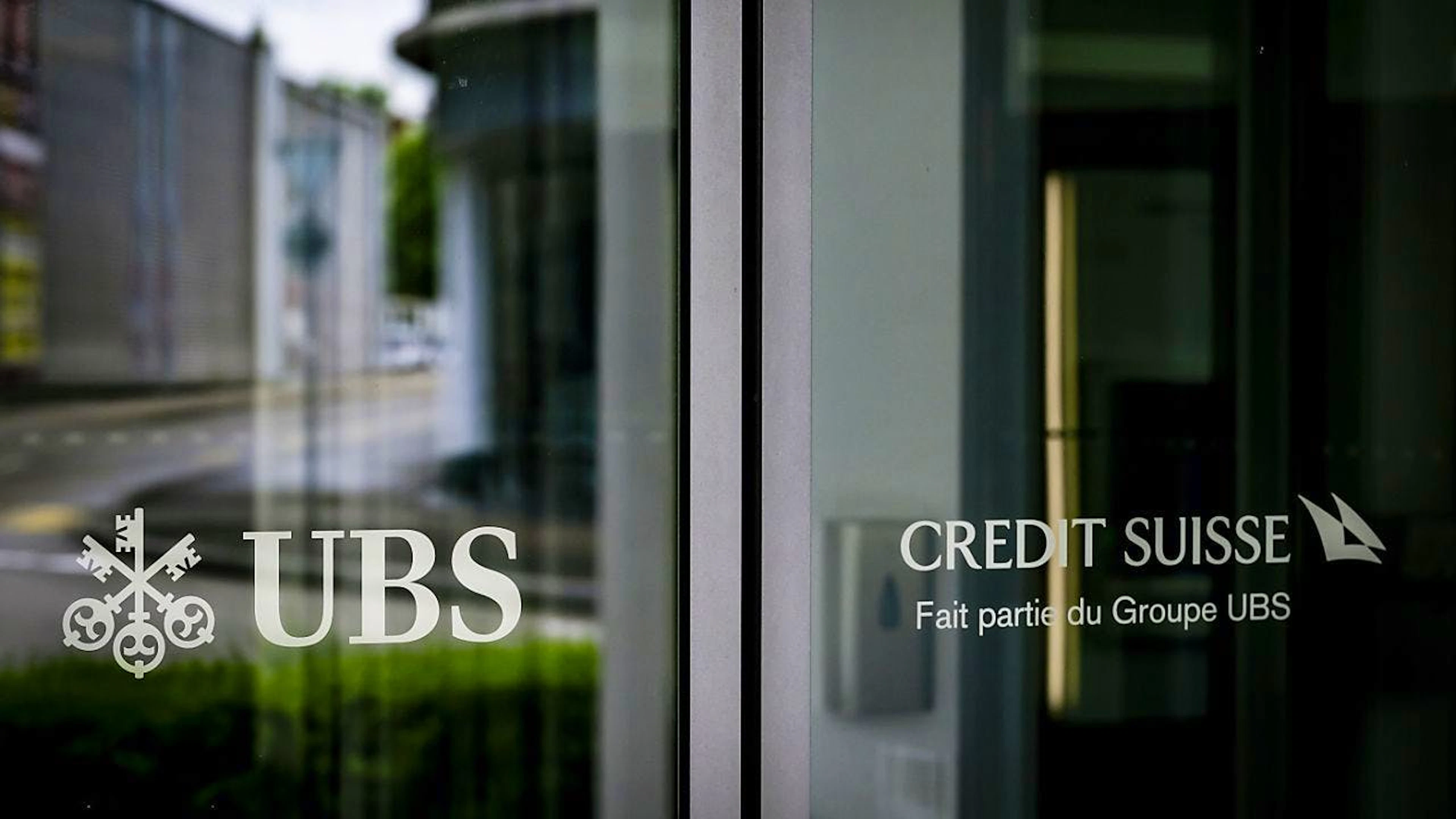 Dès le premier trimestre 2025, 85 succursales qui font doublon doivent être fusionnées et d'ici 2026, il restera environ 190 agences UBS en Suisse (archives).