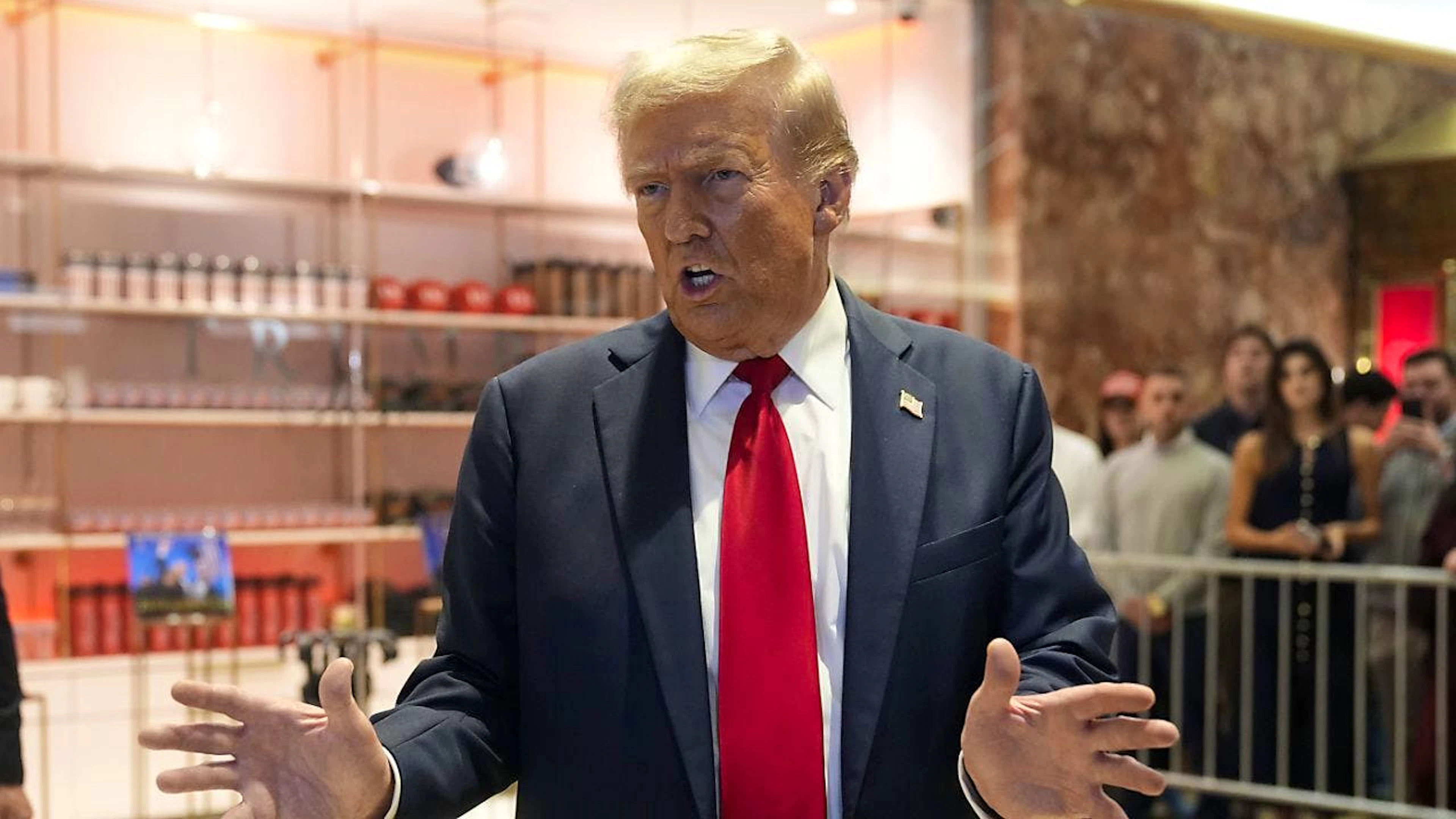 Le candidat républicain Donald Trump a maintes fois prétendu qu'il réglerait la guerre entre la Russie et l'Ukraine "en 24 heures" sans donner plus d'explications.