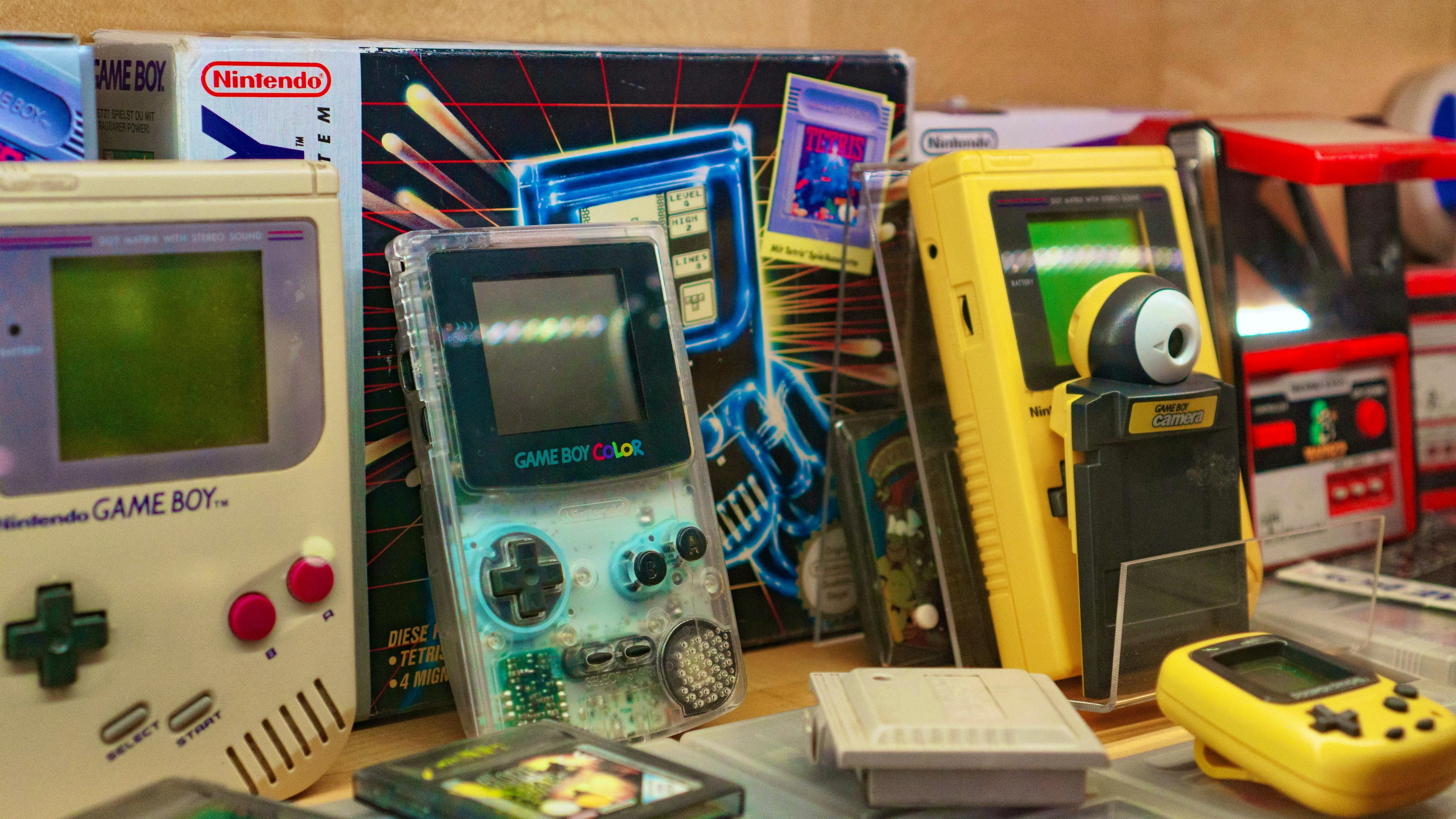 The casings were already colorful - the display was not at first: the <em>Game Boy</em> was a real game changer.
