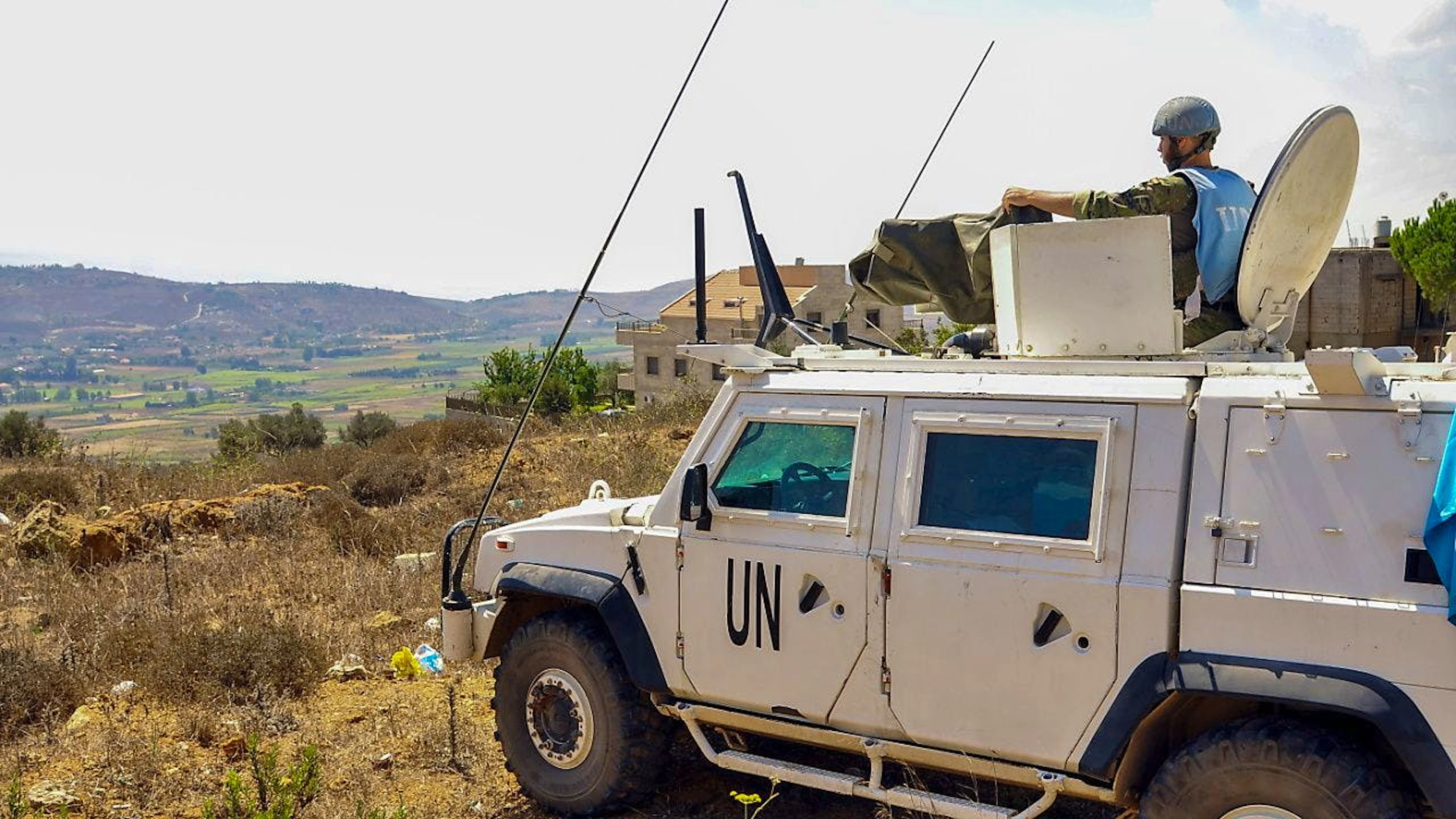 Un soldato su una jeep di Unifil