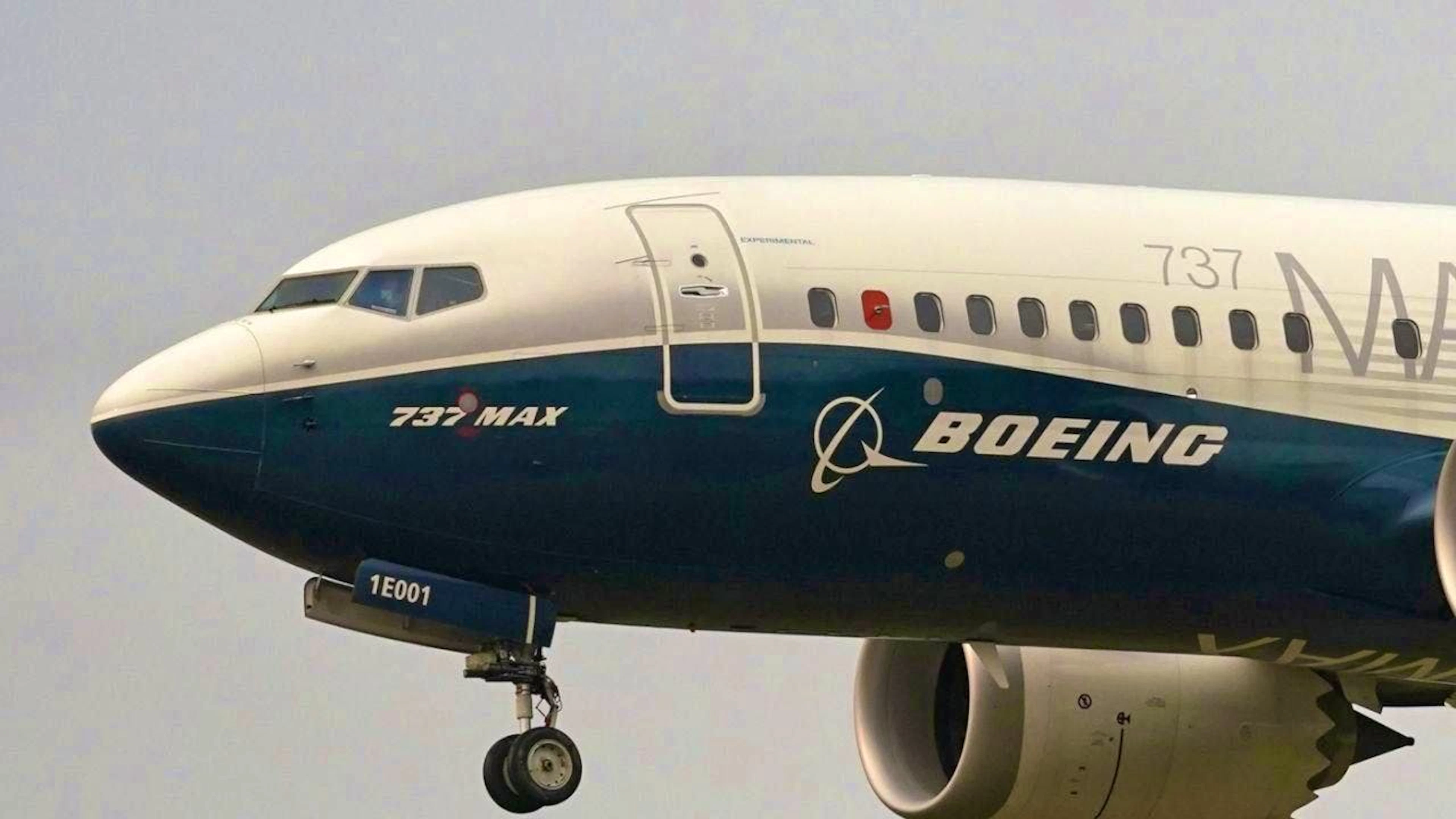 After more than three weeks of strike action at ailing US aircraft manufacturer Boeing, negotiations with the union began on Monday. (archive picture)