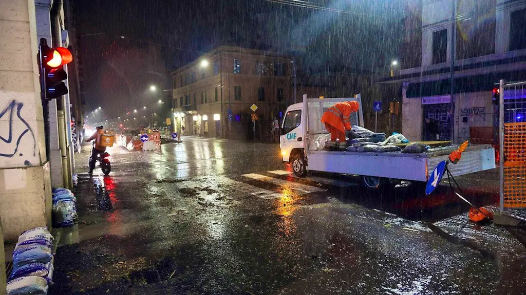 Thousands evacuated in Italy after heavy rain