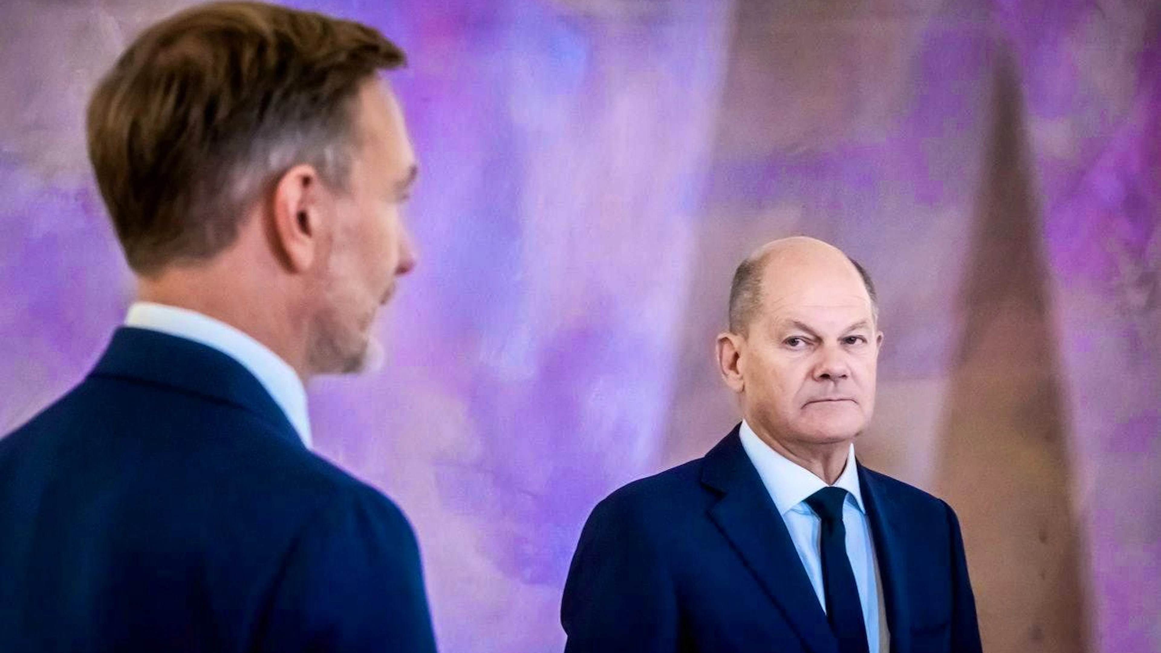 A look at the government crisis: the tablecloth between Christian Lindner (left) and Chancellor Olaf Scholz has been cut.