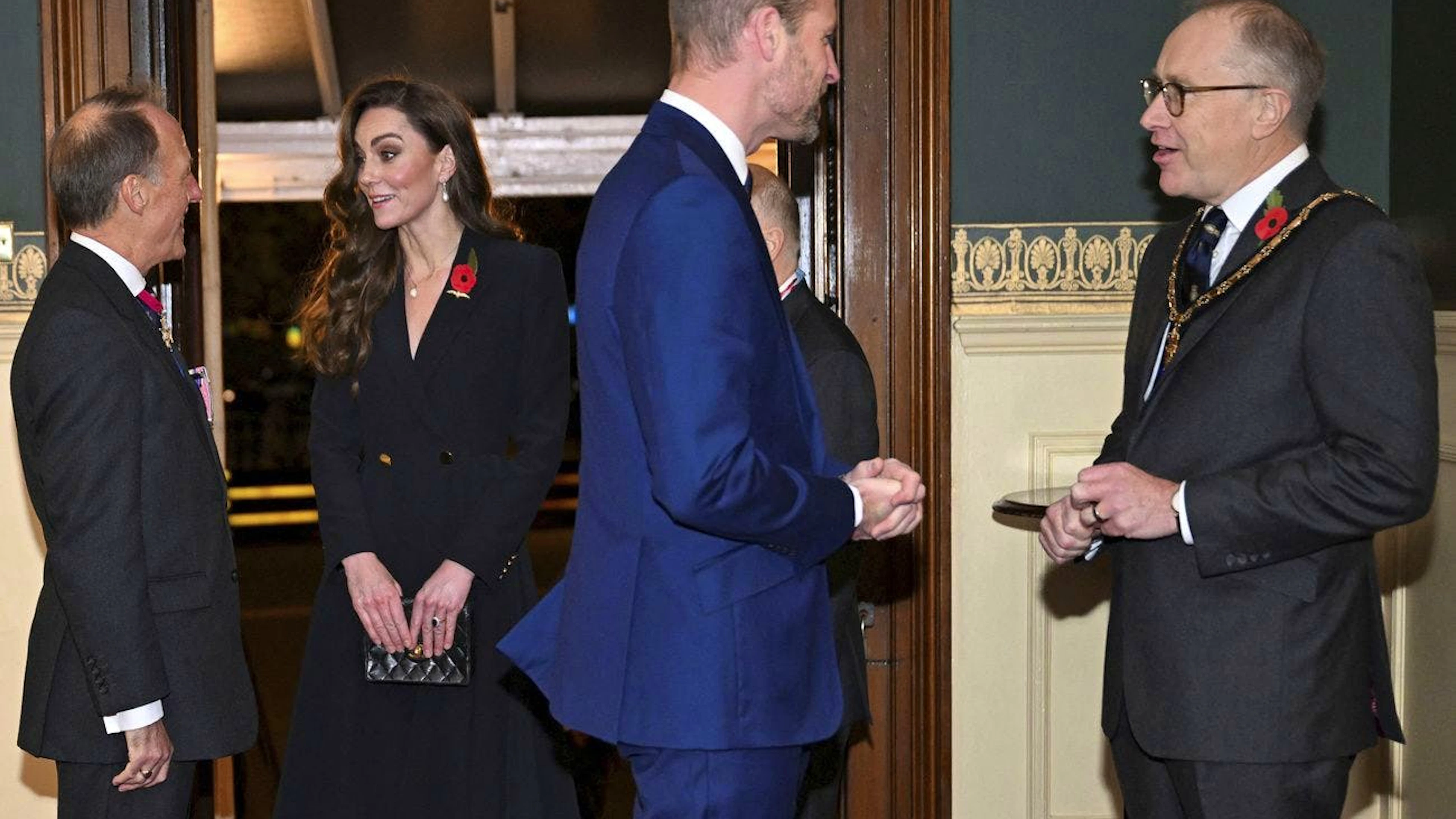 Auch Prinzessin Kate und Ehemann Prinz William erschienen gut gelaunt am Festival of Remembrance.