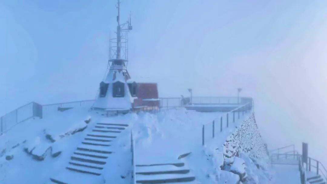 The first snow has fallen