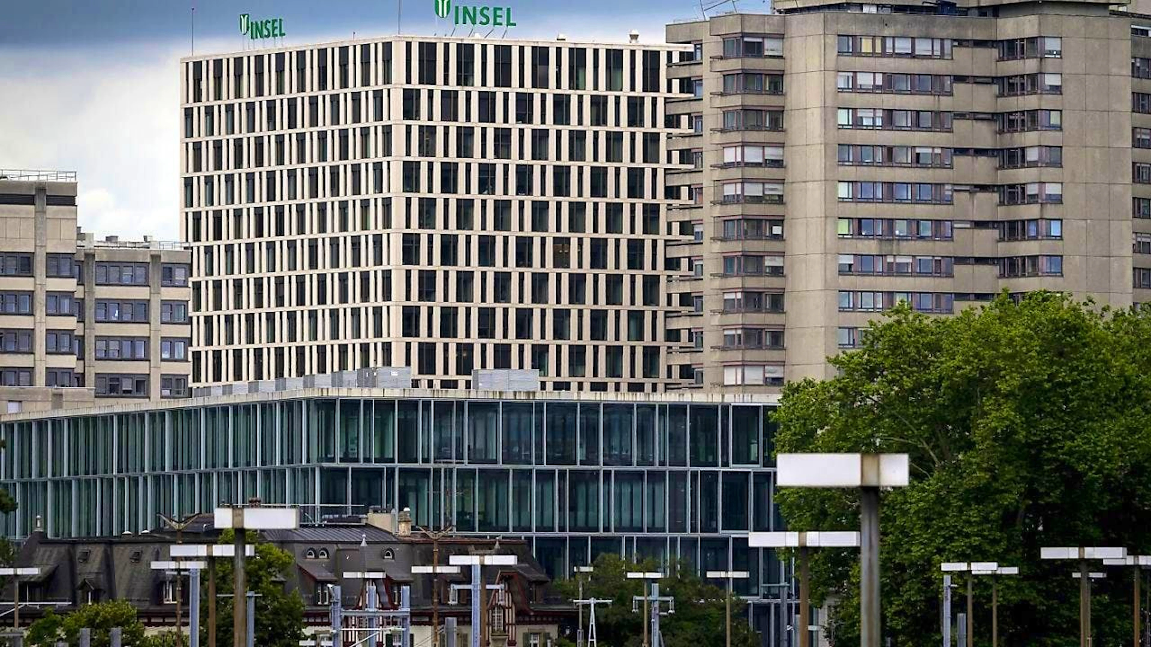 The Insel Hospital in Bern. In June, the Insel Group announced job cuts due to red figures. (archive picture)