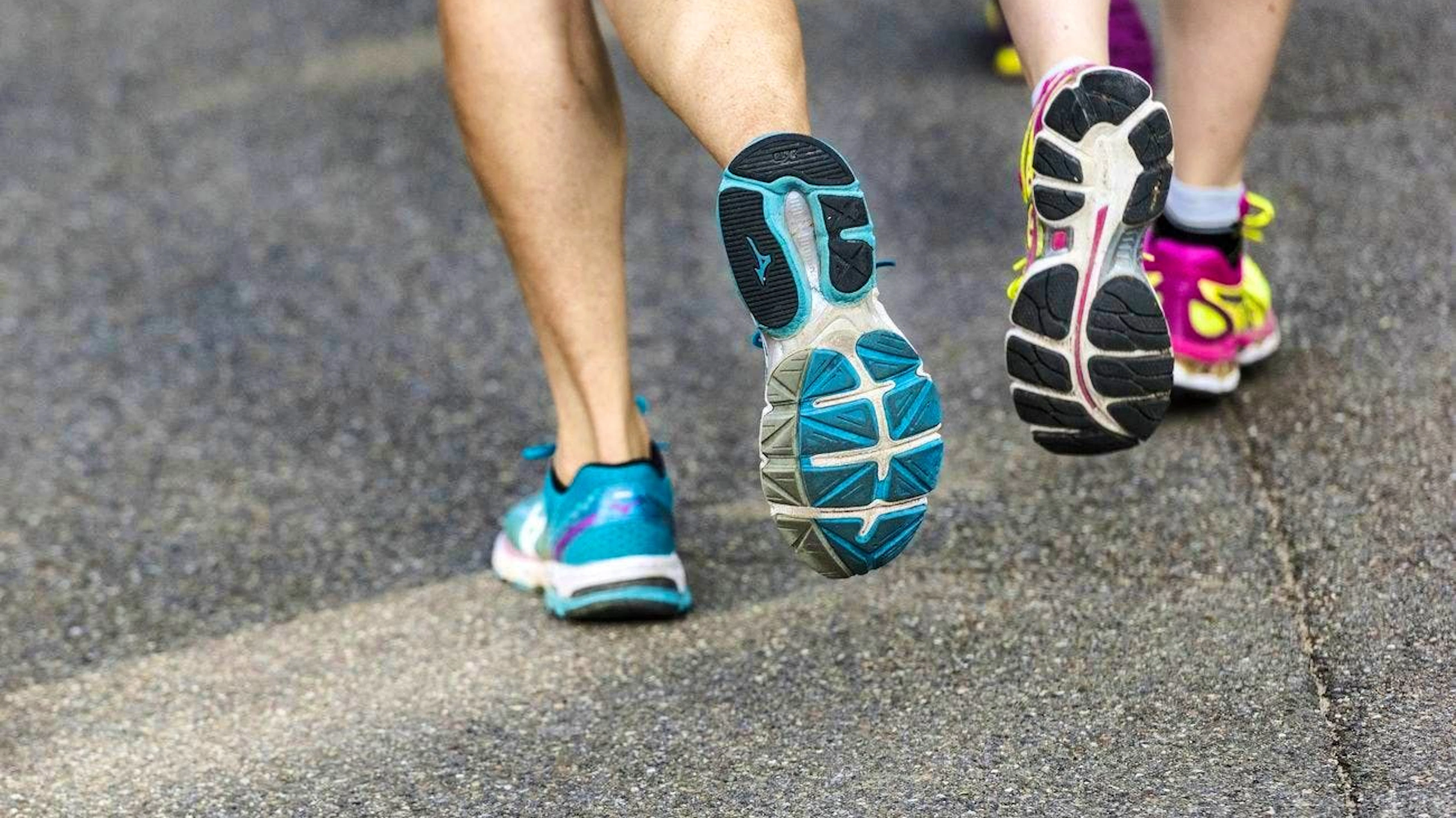 Runners in Winterthur (symbolic image). If you want to check your fitness, there's the one-leg experiment - also known as the flamingo test.