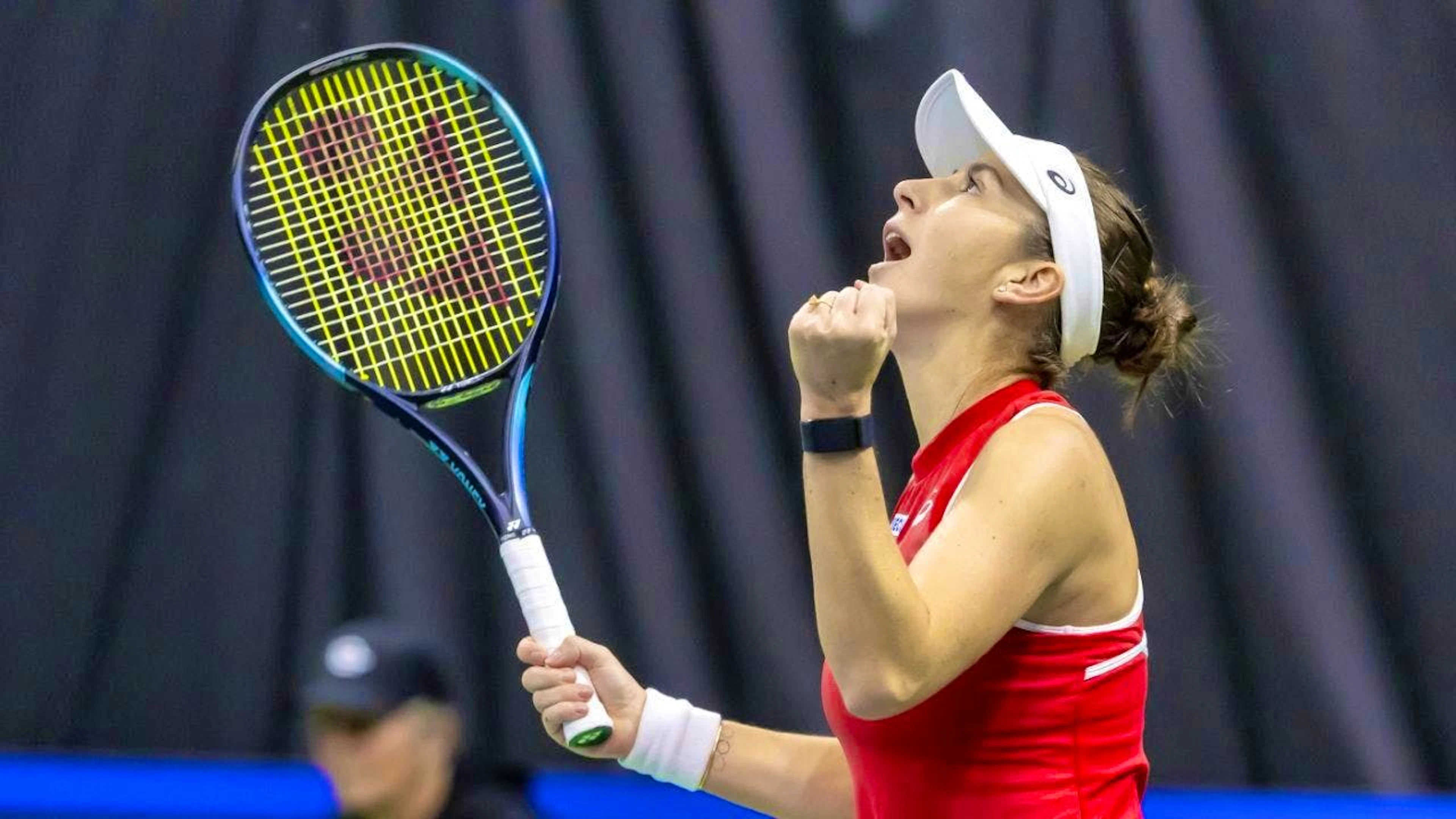 Hardly anything forgotten: Belinda Bencic celebrates her commanding victory.