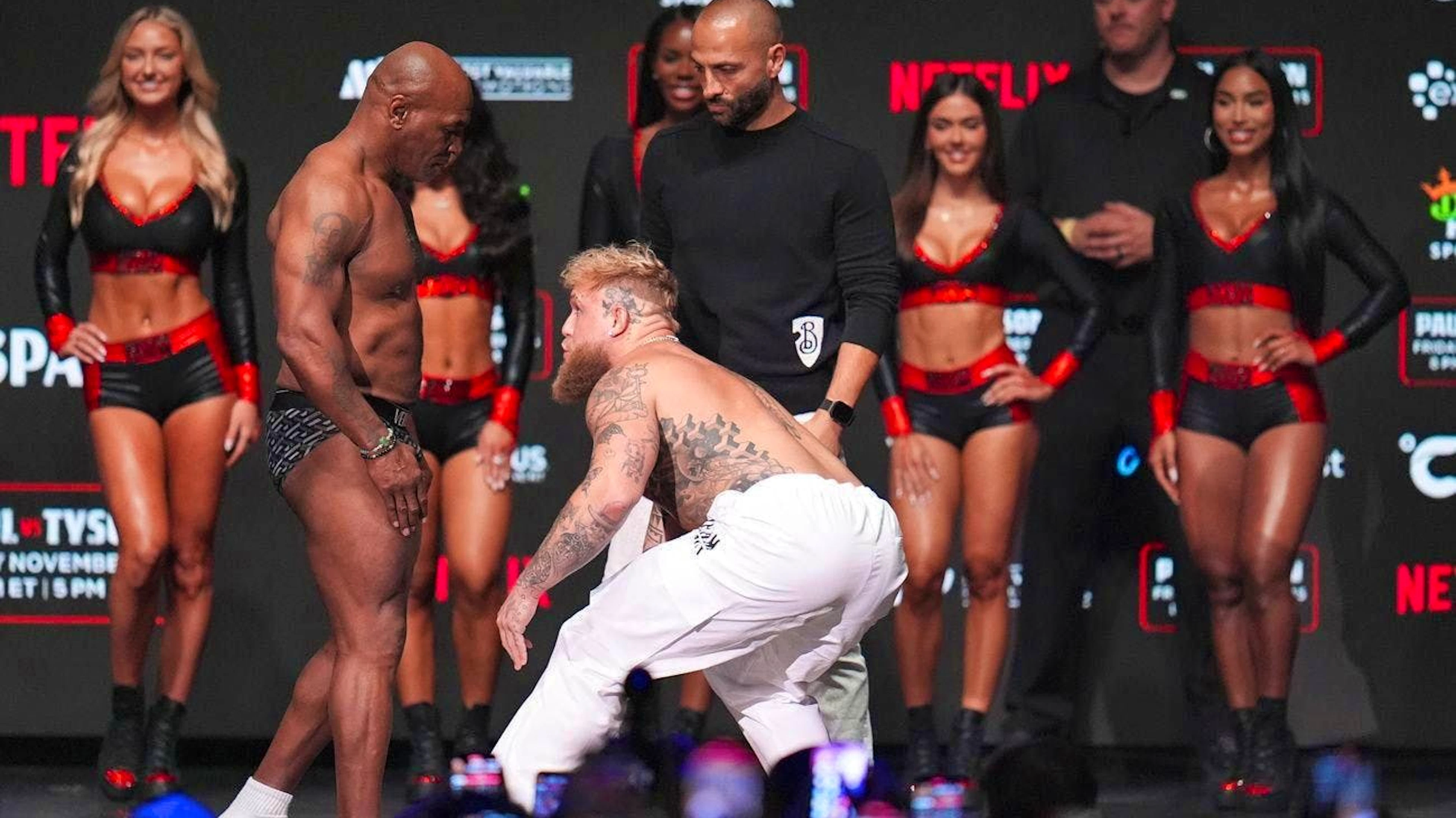 The big show then takes place in the night from Friday to Saturday. The preliminaries are scheduled for around 2 am. Tyson and Paul will then enter the ring at around 5am. Netflix will broadcast the boxing spectacle live.