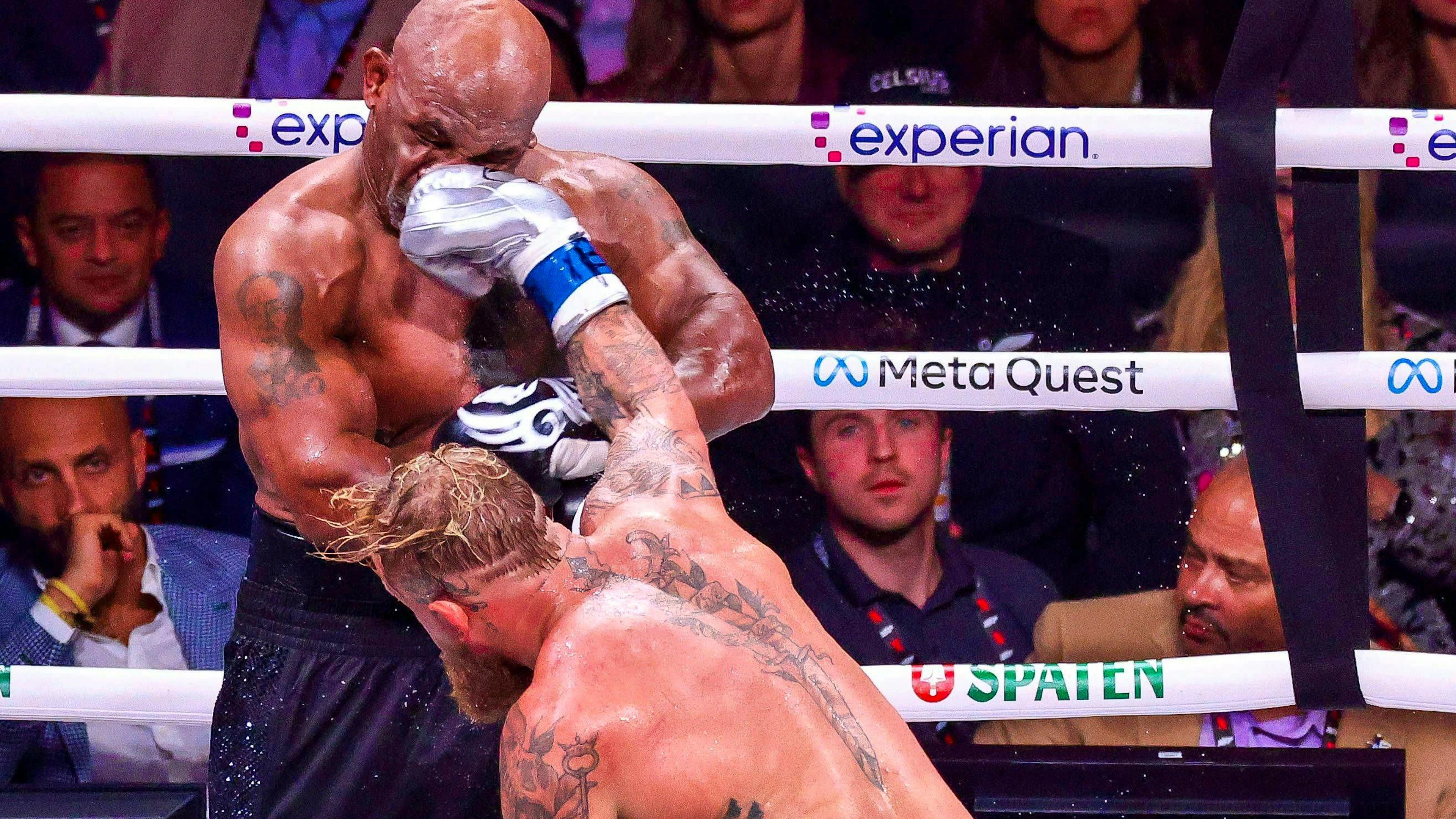 The 58-year-old former world champion Mike Tyson (left) has lost the boxing match against his 27-year-old opponent Jake Paul.