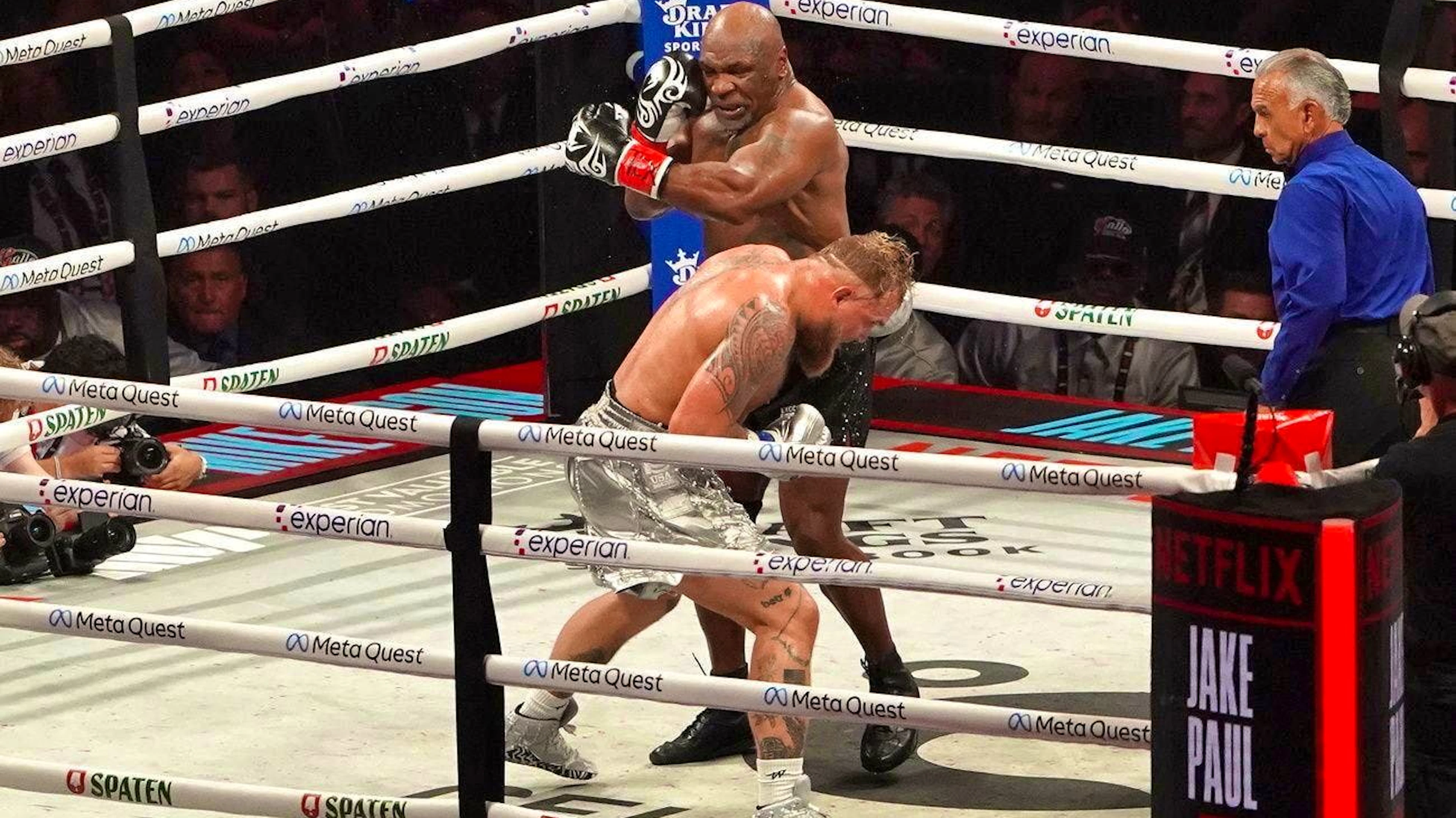 Tyson starts well in the ring and lands a few punches.